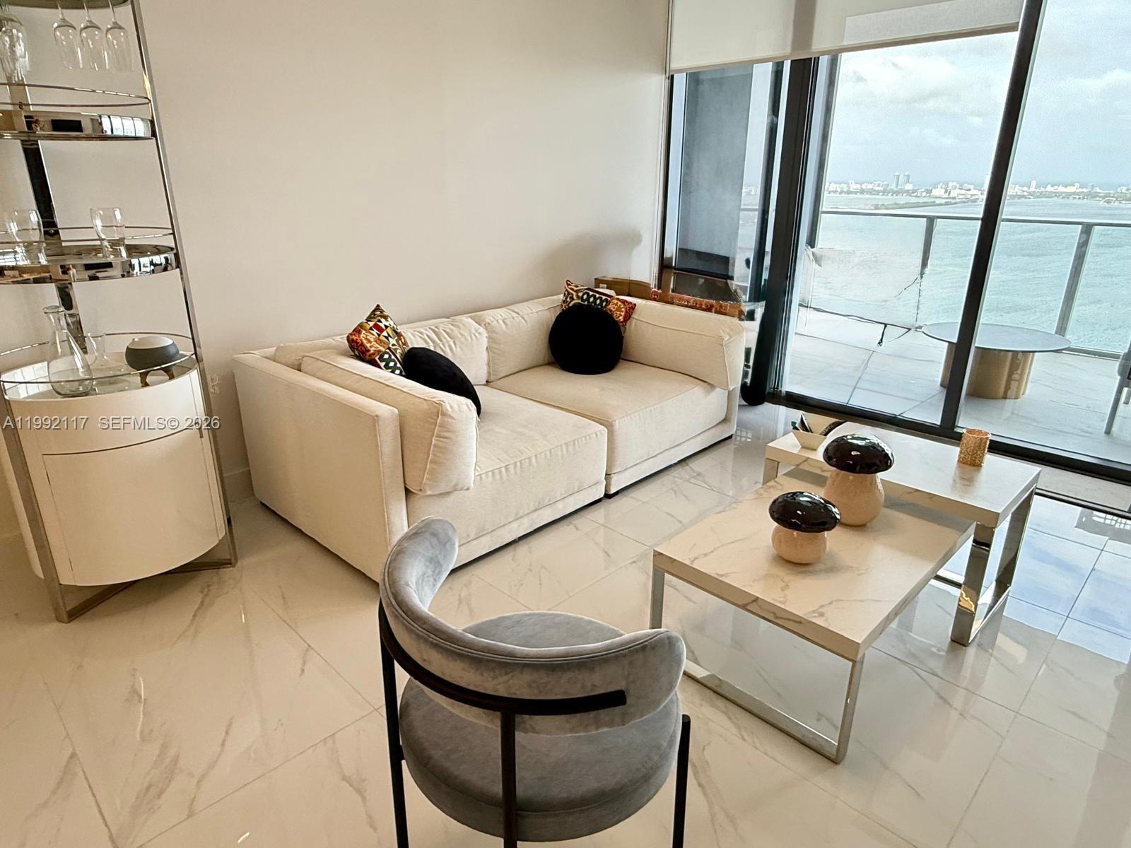 ARIA RESERVE - Residential Lease
