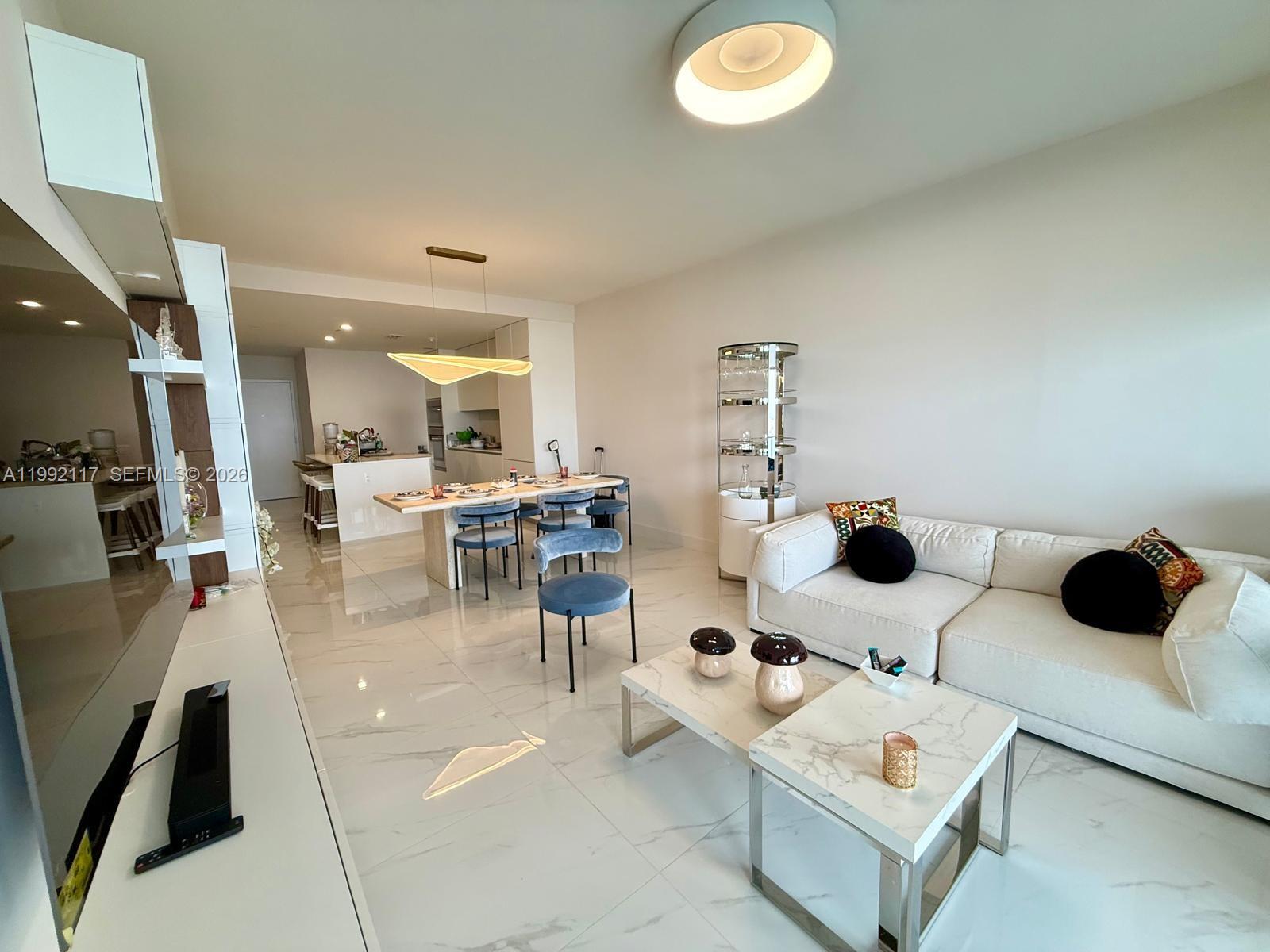 ARIA RESERVE - Residential Lease