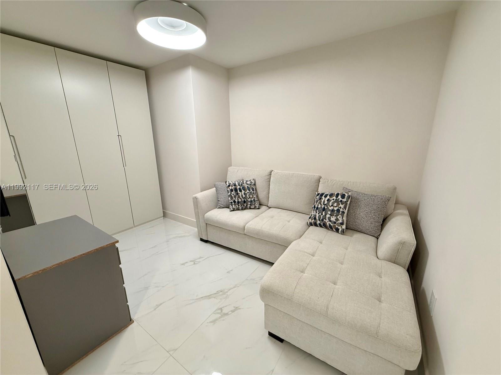 ARIA RESERVE - Residential Lease
