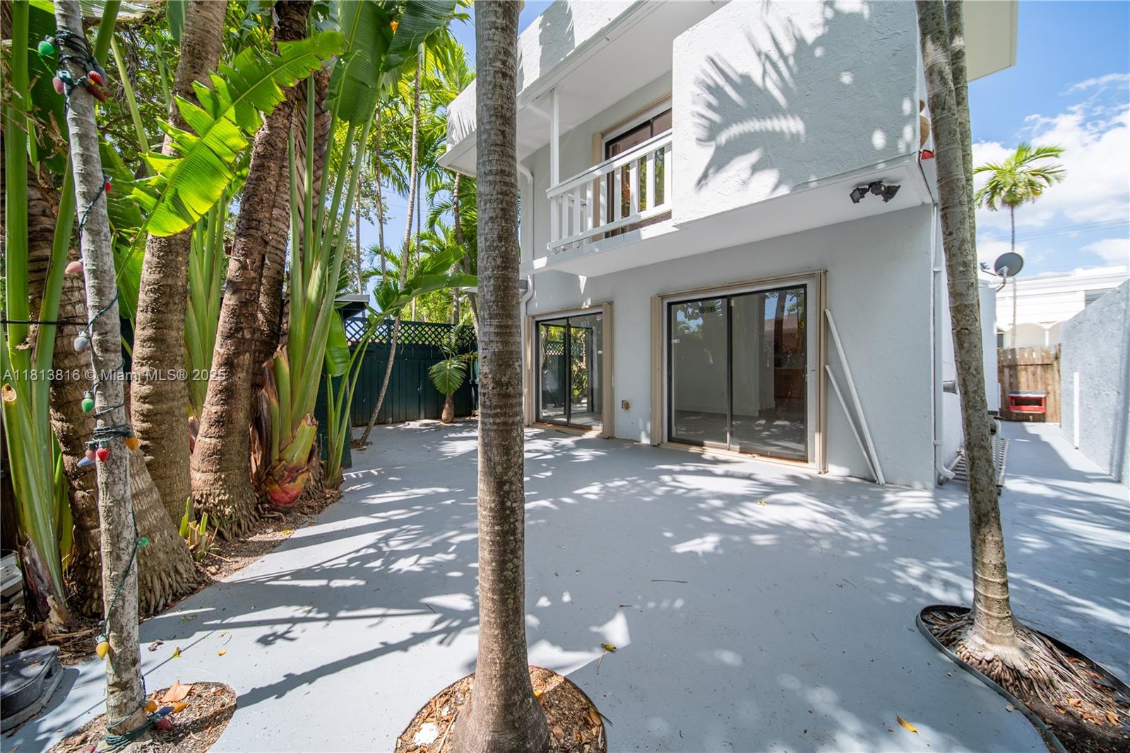 SOUTH BAY ESTATES - Residential Lease