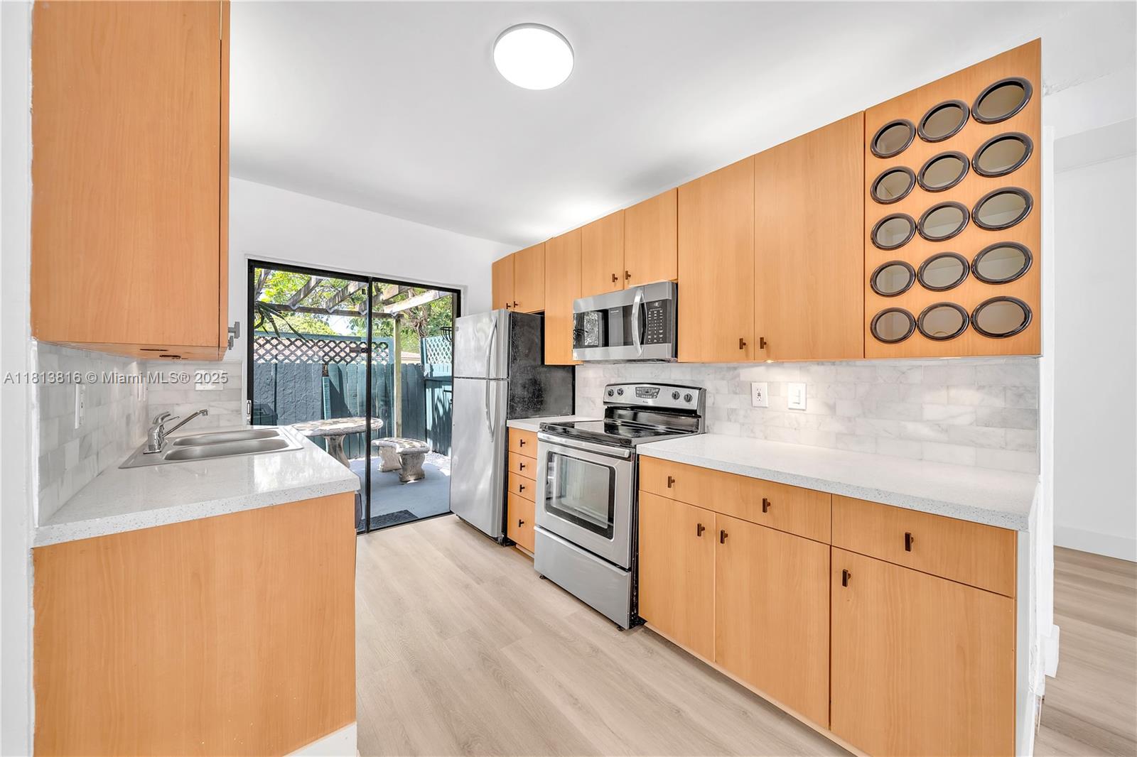SOUTH BAY ESTATES - Residential Lease