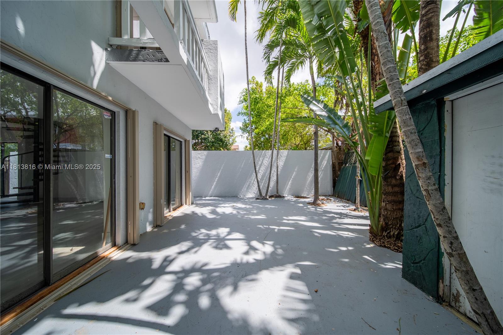 SOUTH BAY ESTATES - Residential Lease