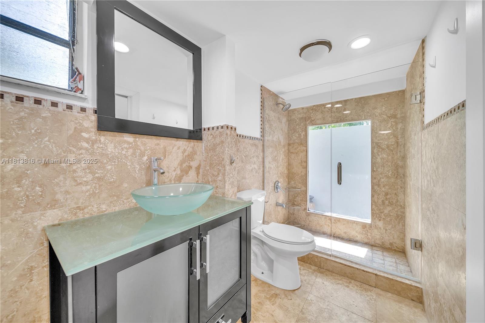 SOUTH BAY ESTATES - Residential Lease