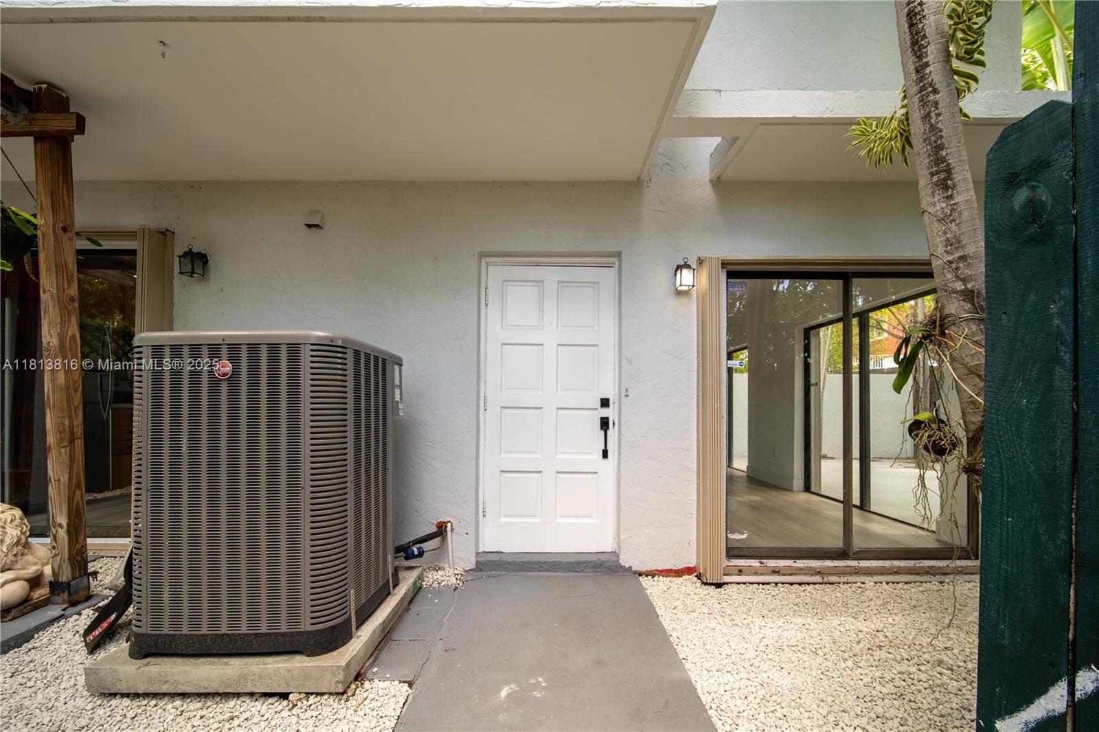 SOUTH BAY ESTATES - Residential Lease