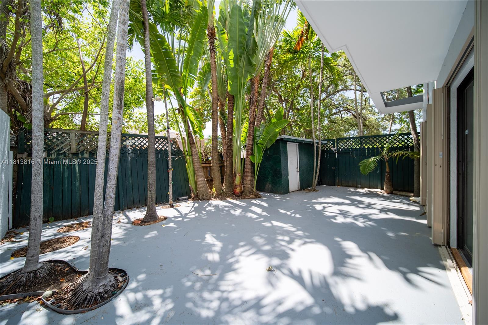 SOUTH BAY ESTATES - Residential Lease