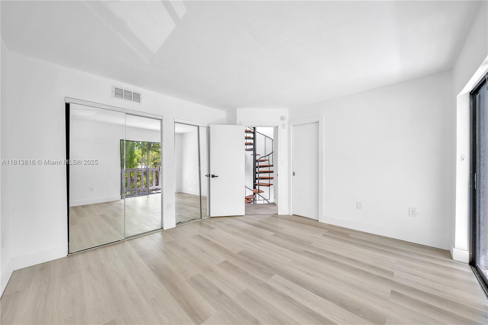SOUTH BAY ESTATES - Residential Lease