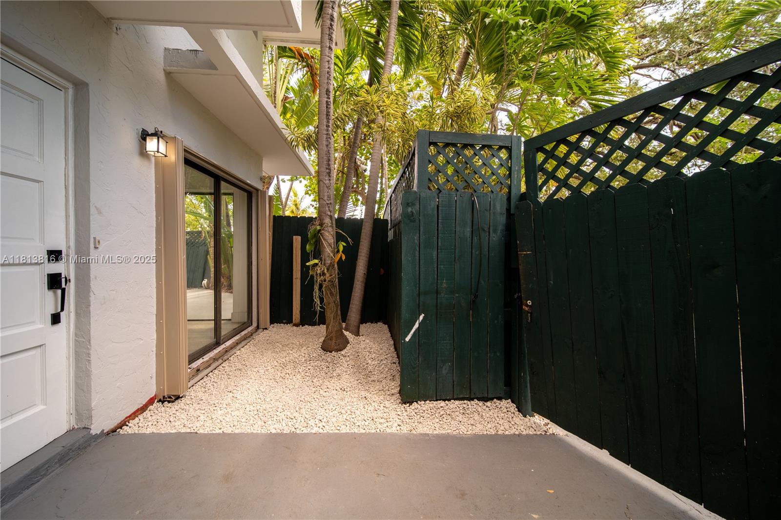 SOUTH BAY ESTATES - Residential Lease