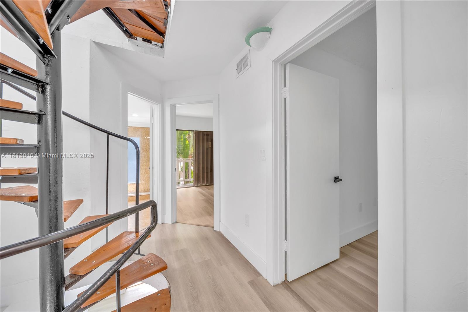 SOUTH BAY ESTATES - Residential Lease