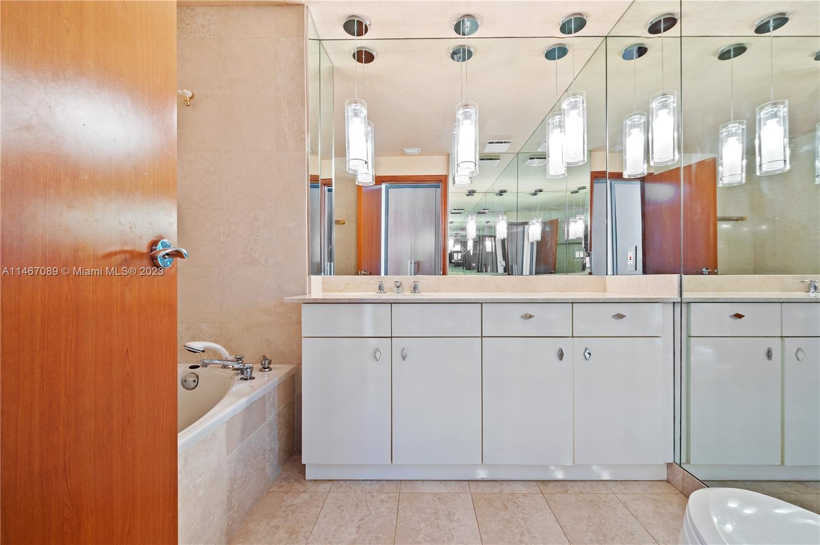 THE PALACE AT BAL HARBOUR - Residential