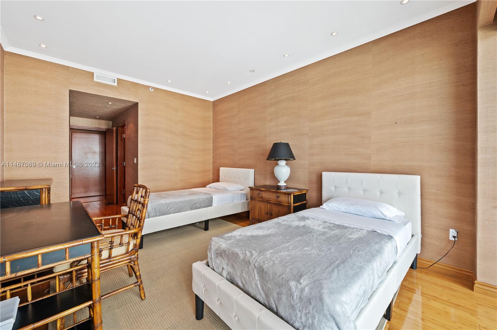 THE PALACE AT BAL HARBOUR - Residential