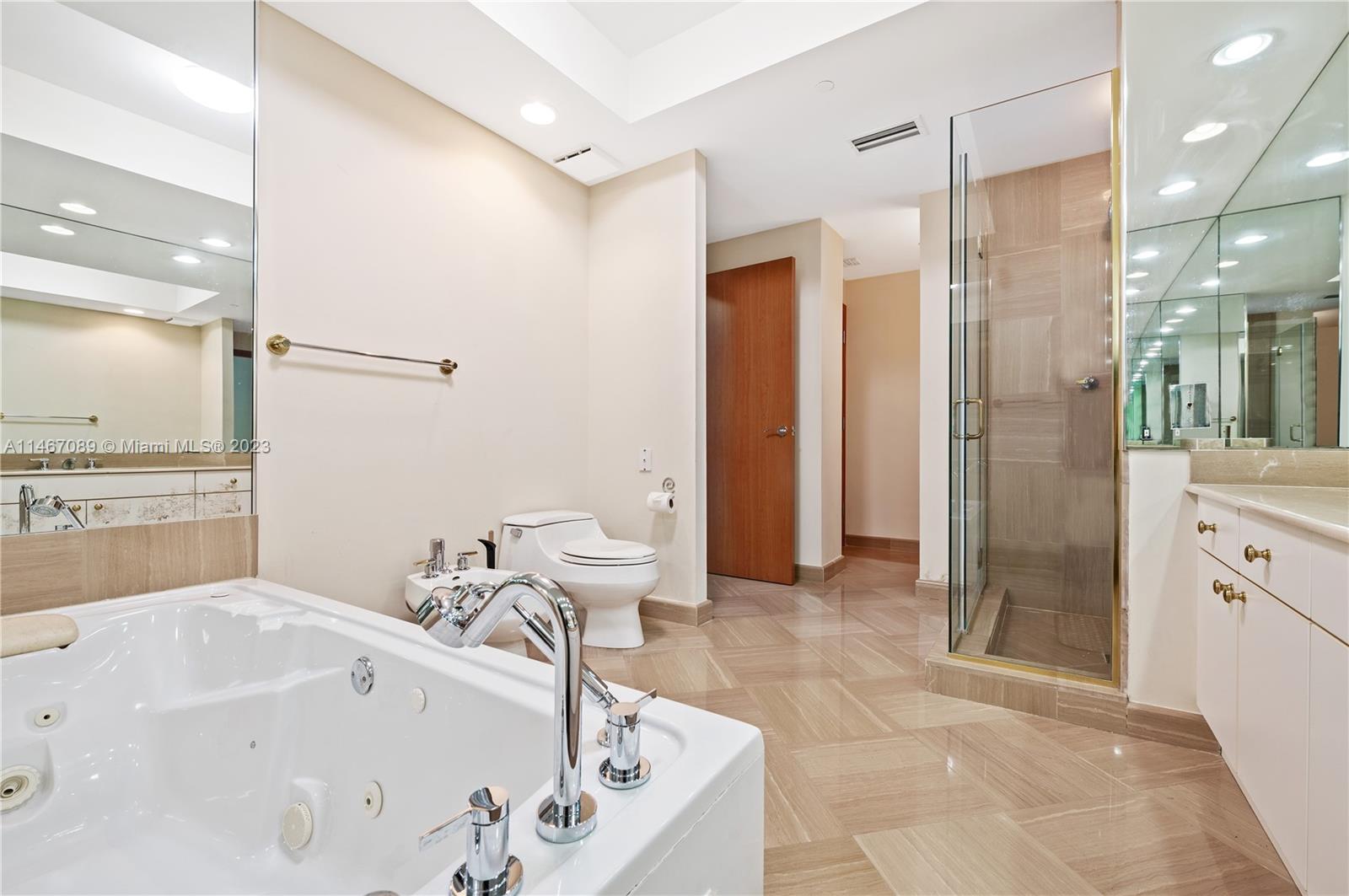 THE PALACE AT BAL HARBOUR - Residential