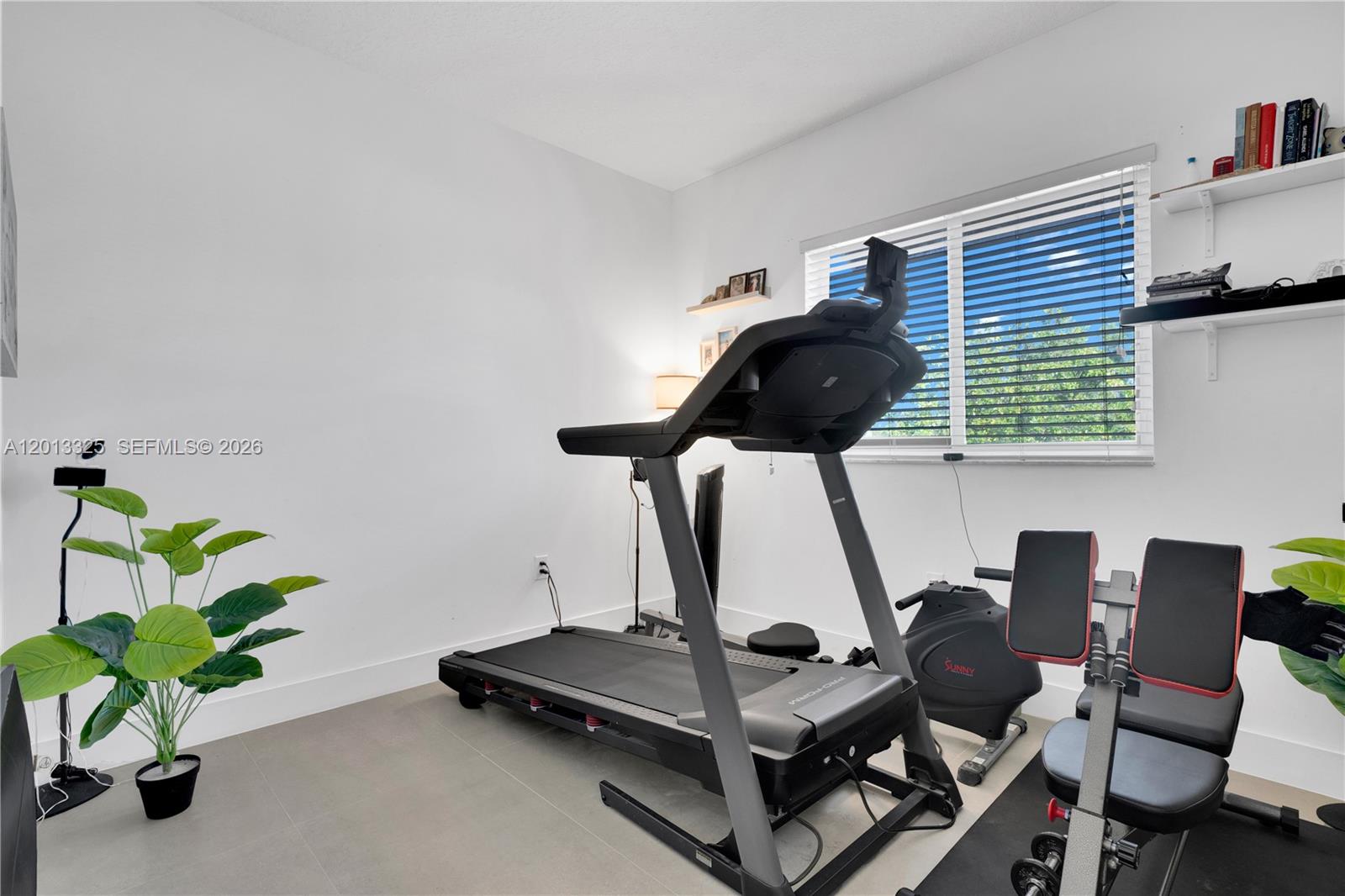 TWIN LAKE SHORES EAST - Residential