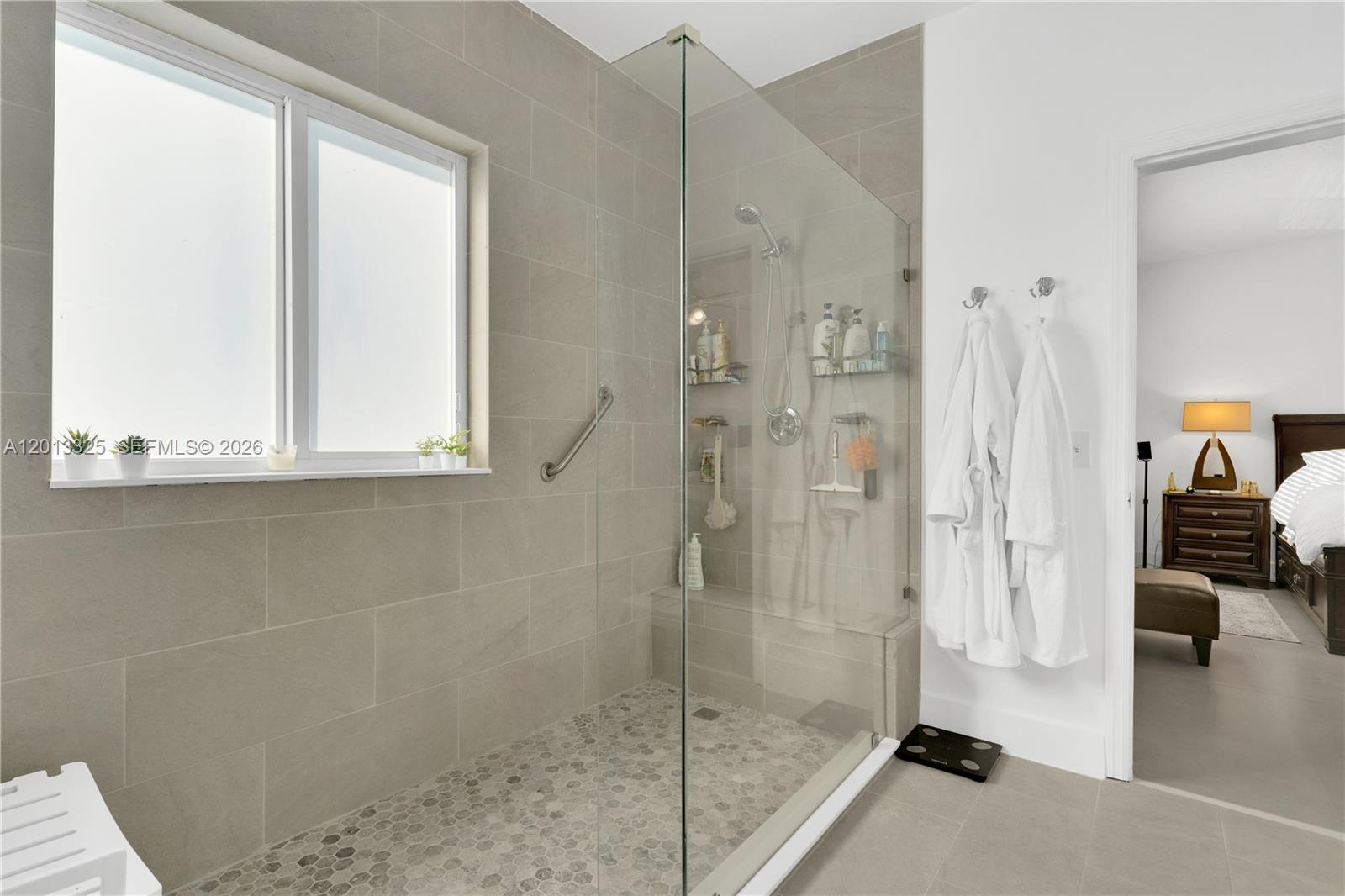 TWIN LAKE SHORES EAST - Residential