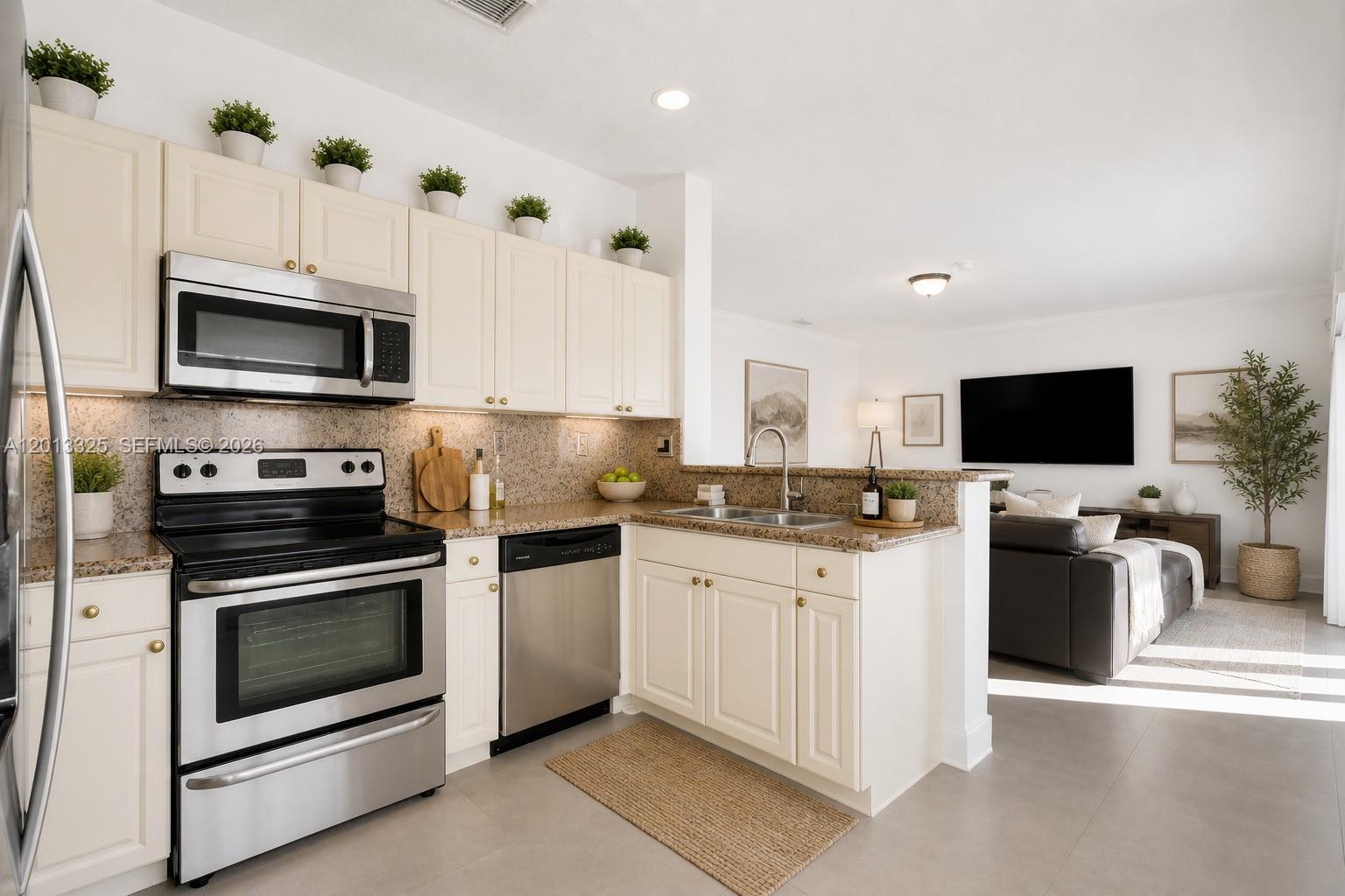 TWIN LAKE SHORES EAST - Residential