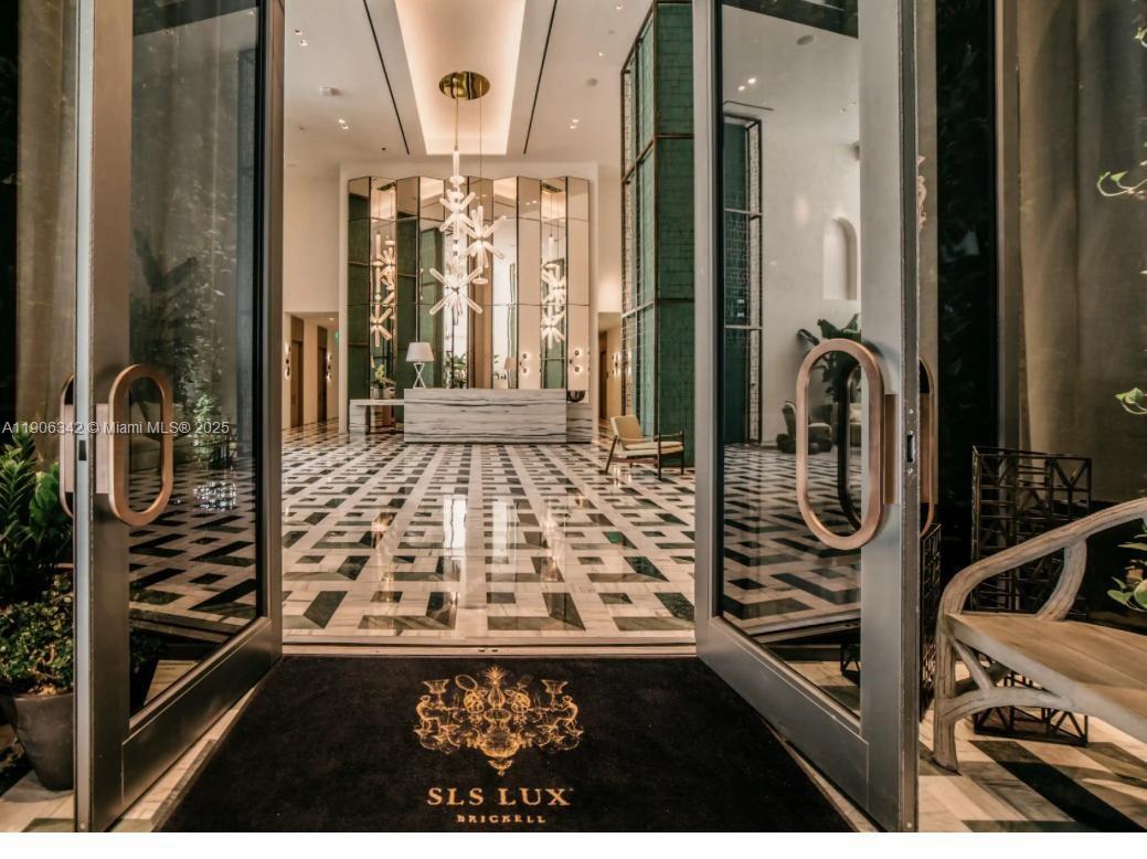 801 SMA RESIDENCES CONDO - Residential