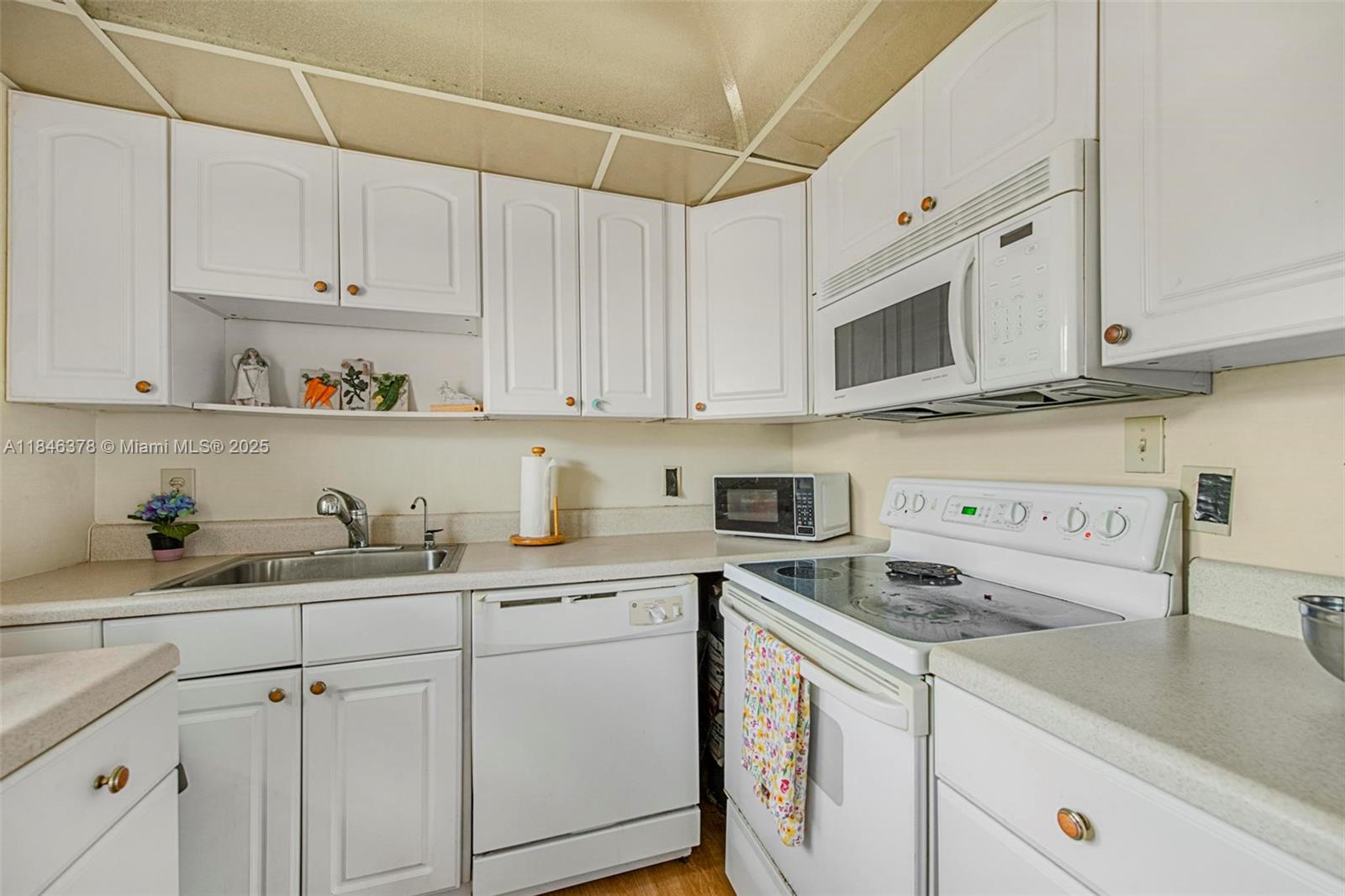 KINGS POINT MONACO CONDOS - Residential Lease