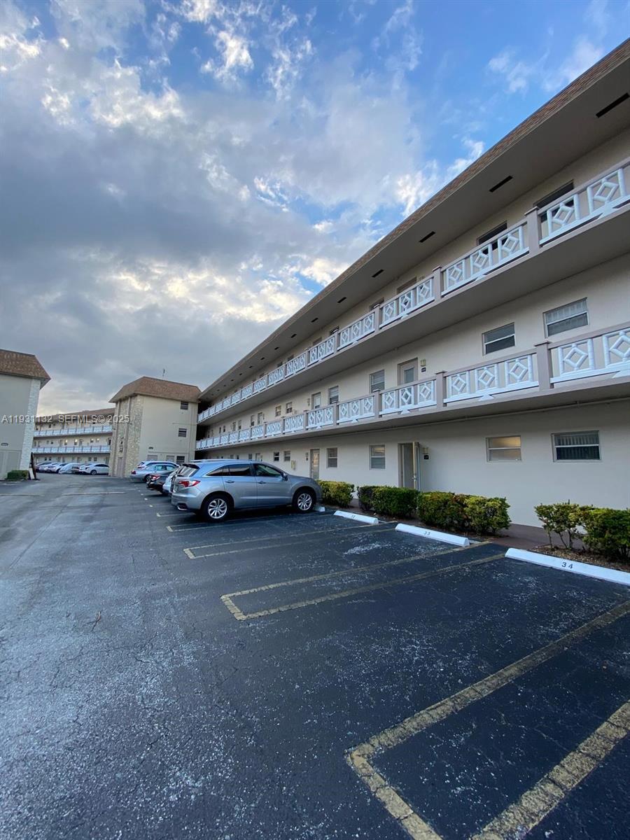 QUINSANA GARDENS CONDO - Residential Lease