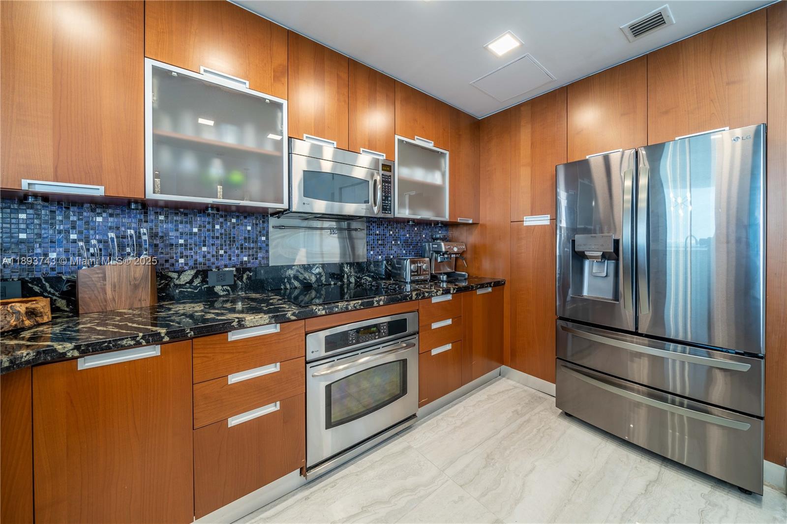 THE LEXI CONDO - Residential Lease