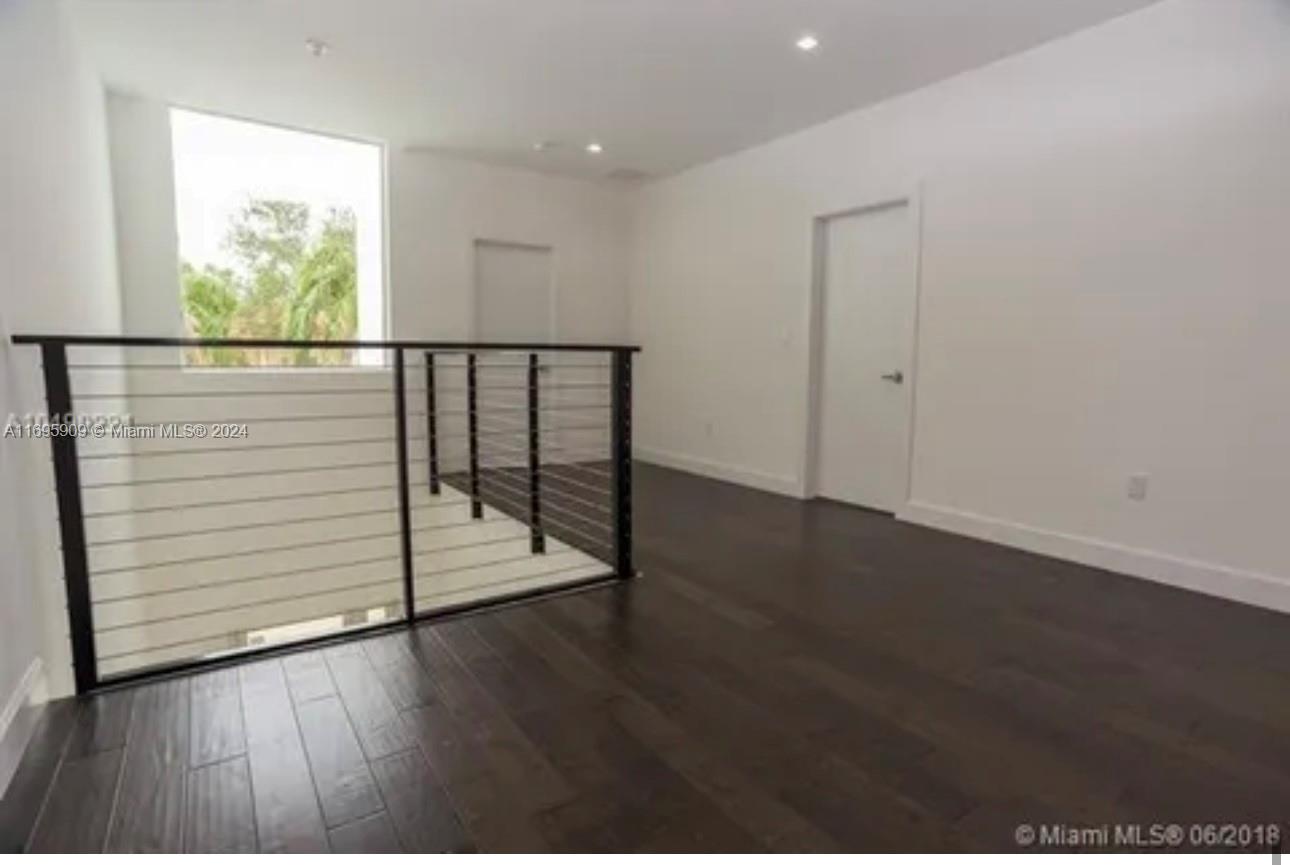 HOLLYWOOD GARDENS - Residential