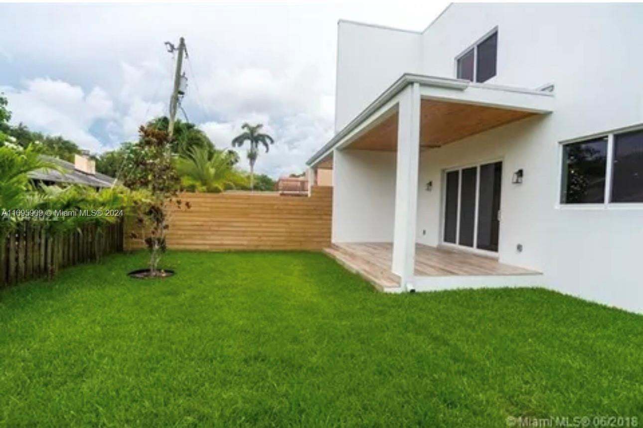 HOLLYWOOD GARDENS - Residential