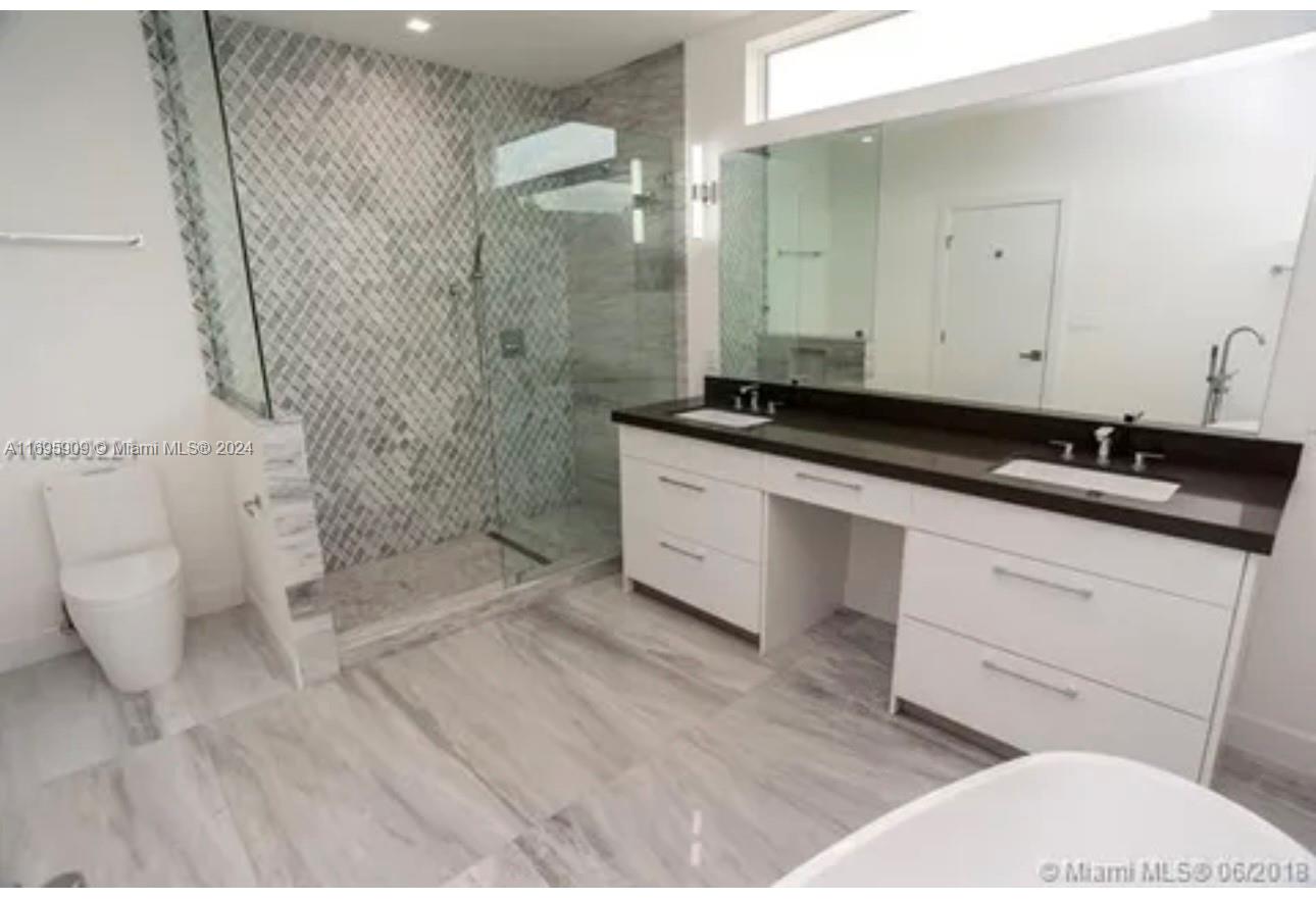 HOLLYWOOD GARDENS - Residential