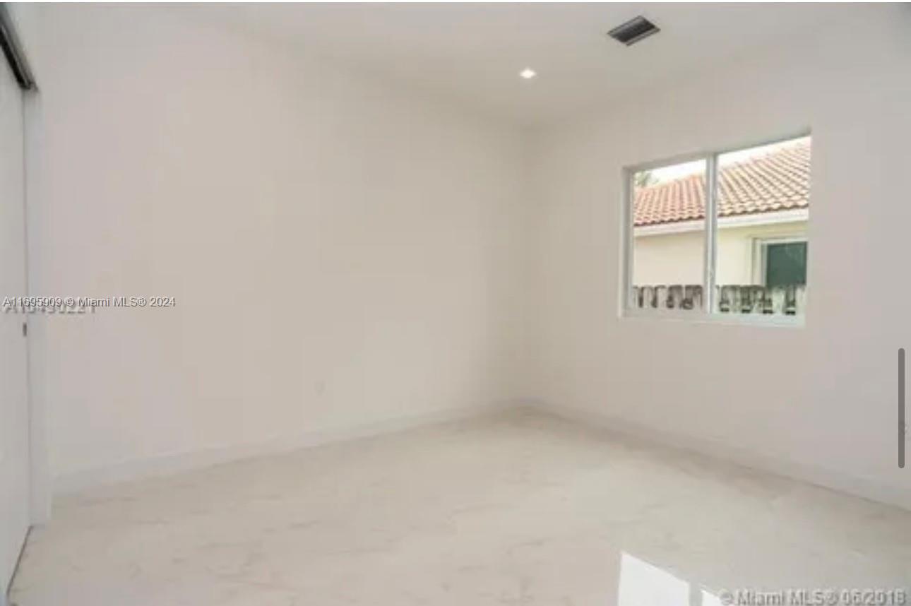 HOLLYWOOD GARDENS - Residential