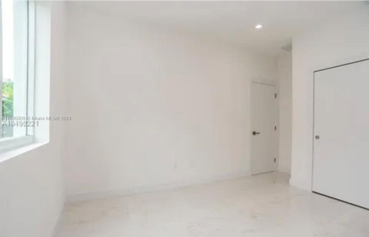 HOLLYWOOD GARDENS - Residential