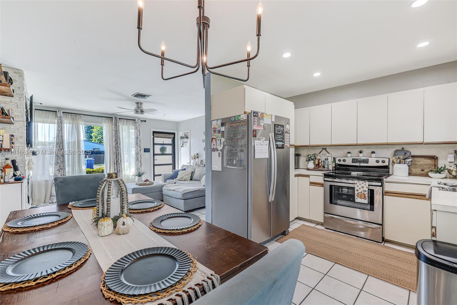 BROADVIEW COUNTRY CLUB ES - Residential