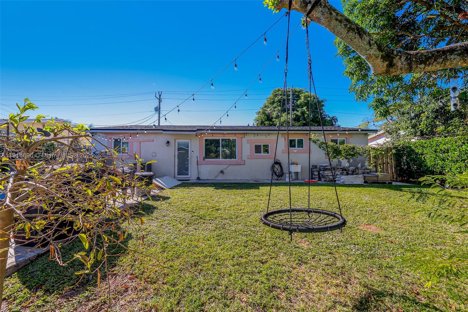 BROADVIEW COUNTRY CLUB ES - Residential