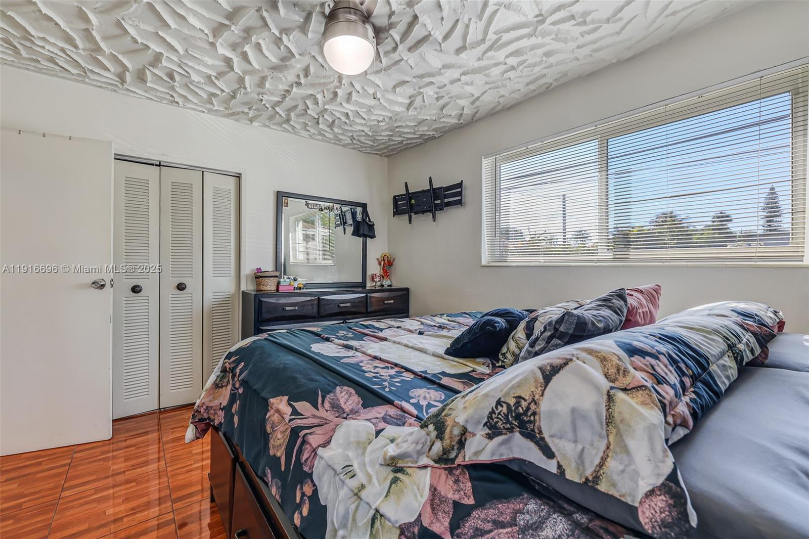 BROADVIEW COUNTRY CLUB ES - Residential