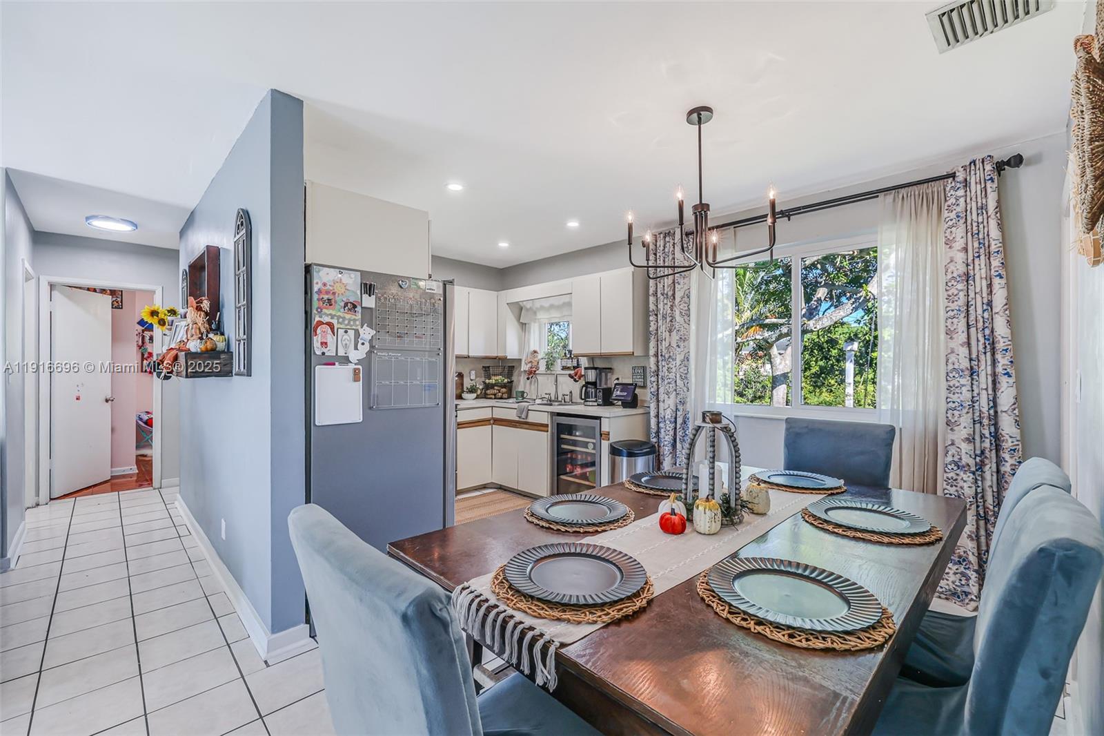 BROADVIEW COUNTRY CLUB ES - Residential