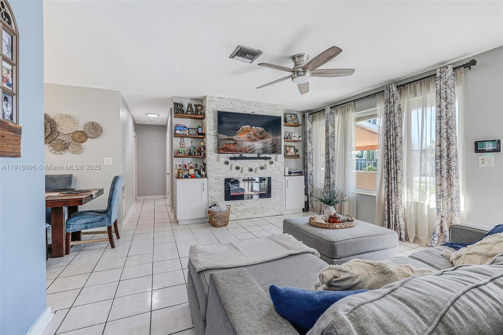 BROADVIEW COUNTRY CLUB ES - Residential