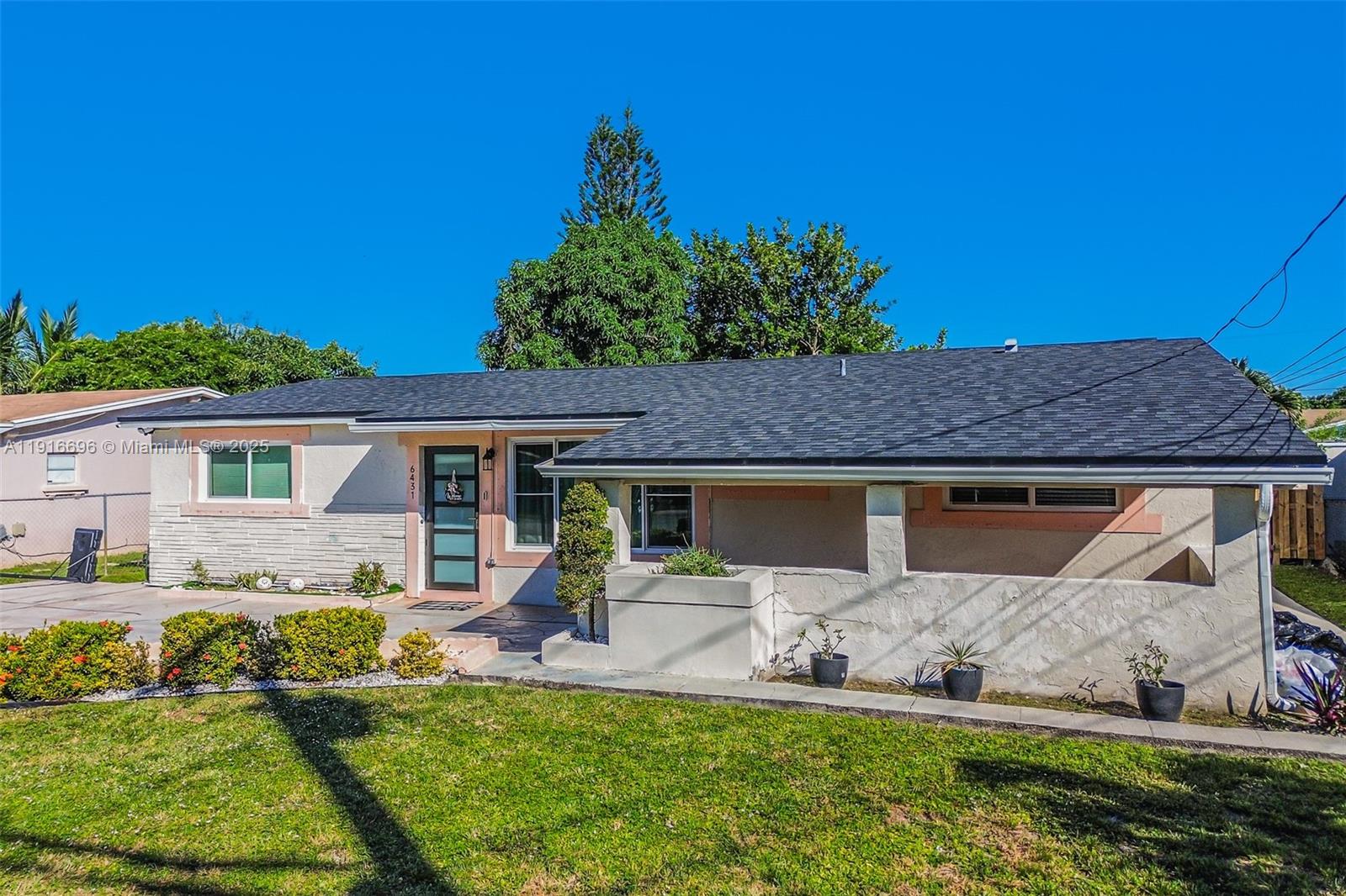 BROADVIEW COUNTRY CLUB ES - Residential