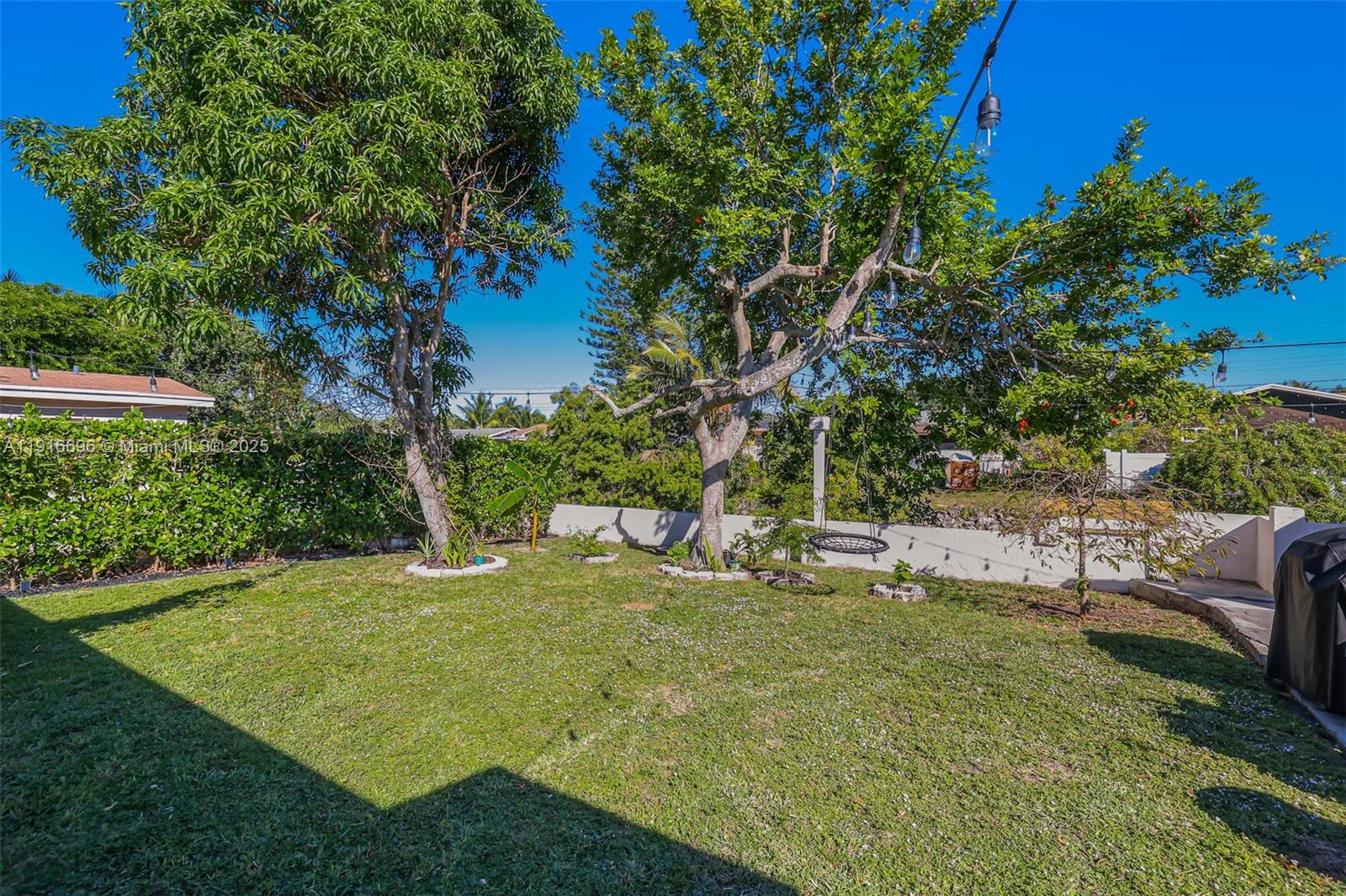 BROADVIEW COUNTRY CLUB ES - Residential