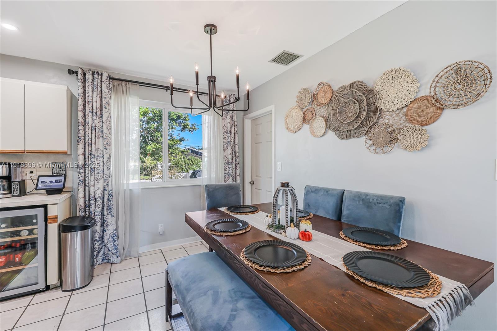 BROADVIEW COUNTRY CLUB ES - Residential