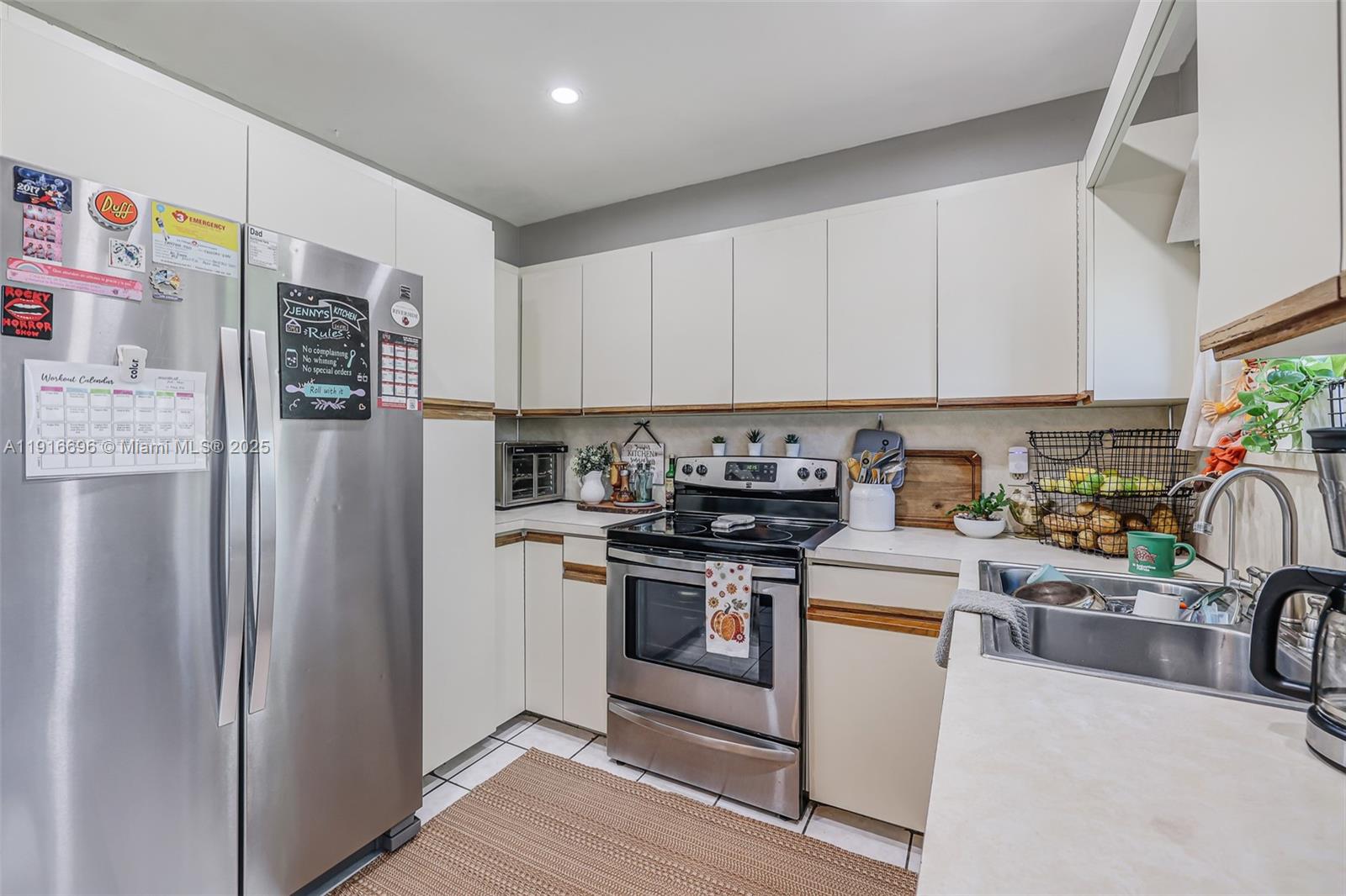 BROADVIEW COUNTRY CLUB ES - Residential