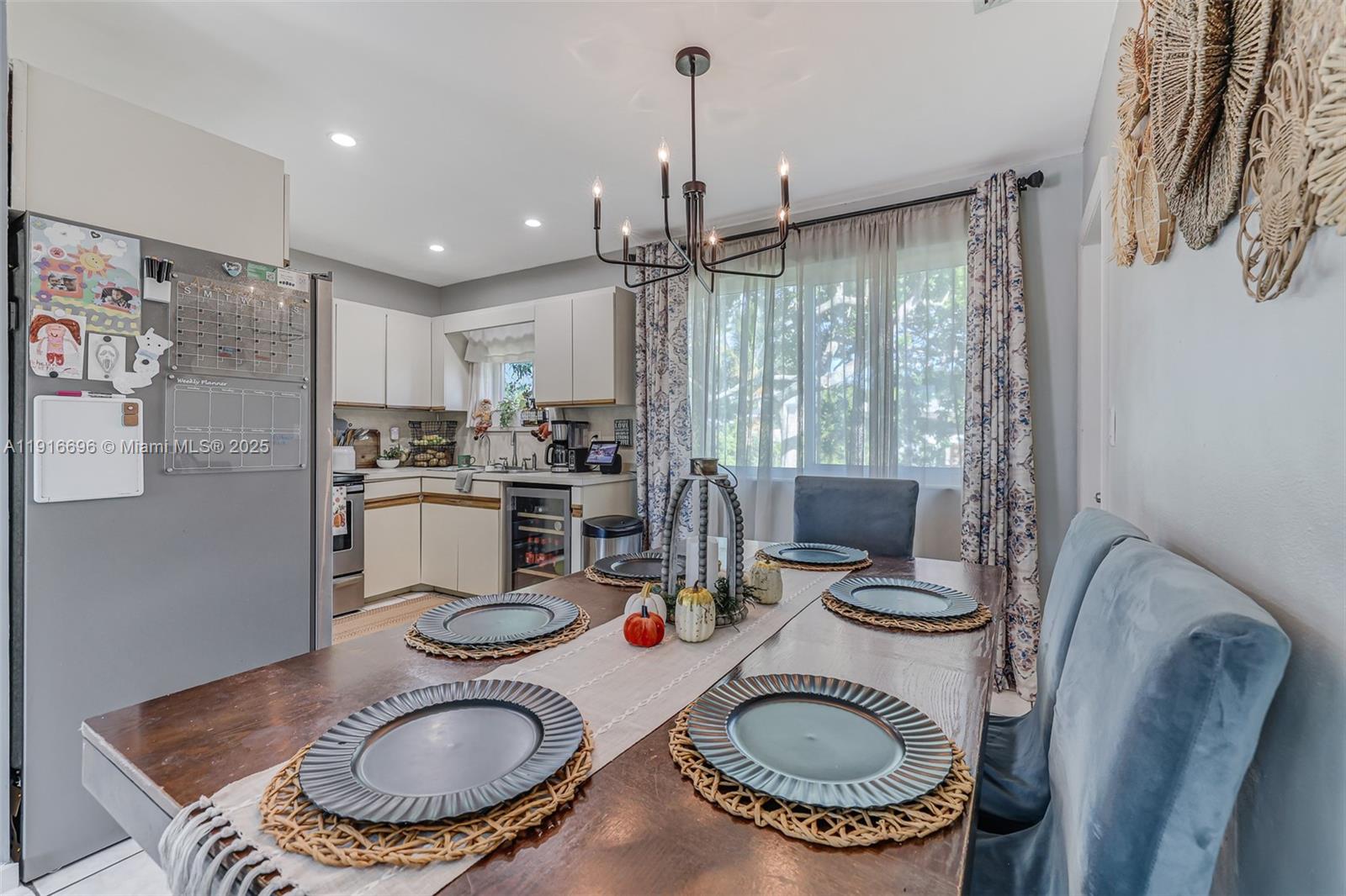 BROADVIEW COUNTRY CLUB ES - Residential