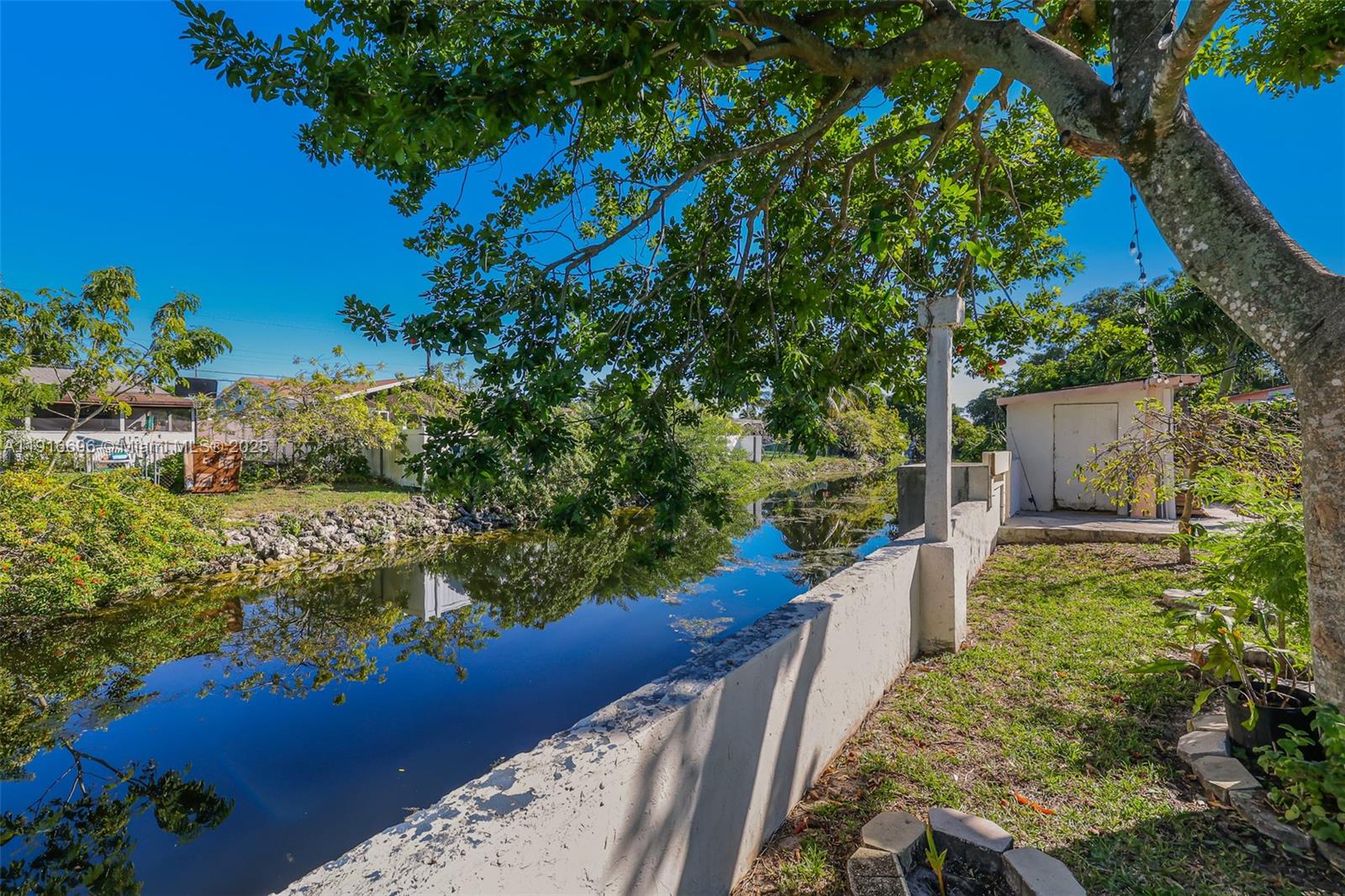 BROADVIEW COUNTRY CLUB ES - Residential