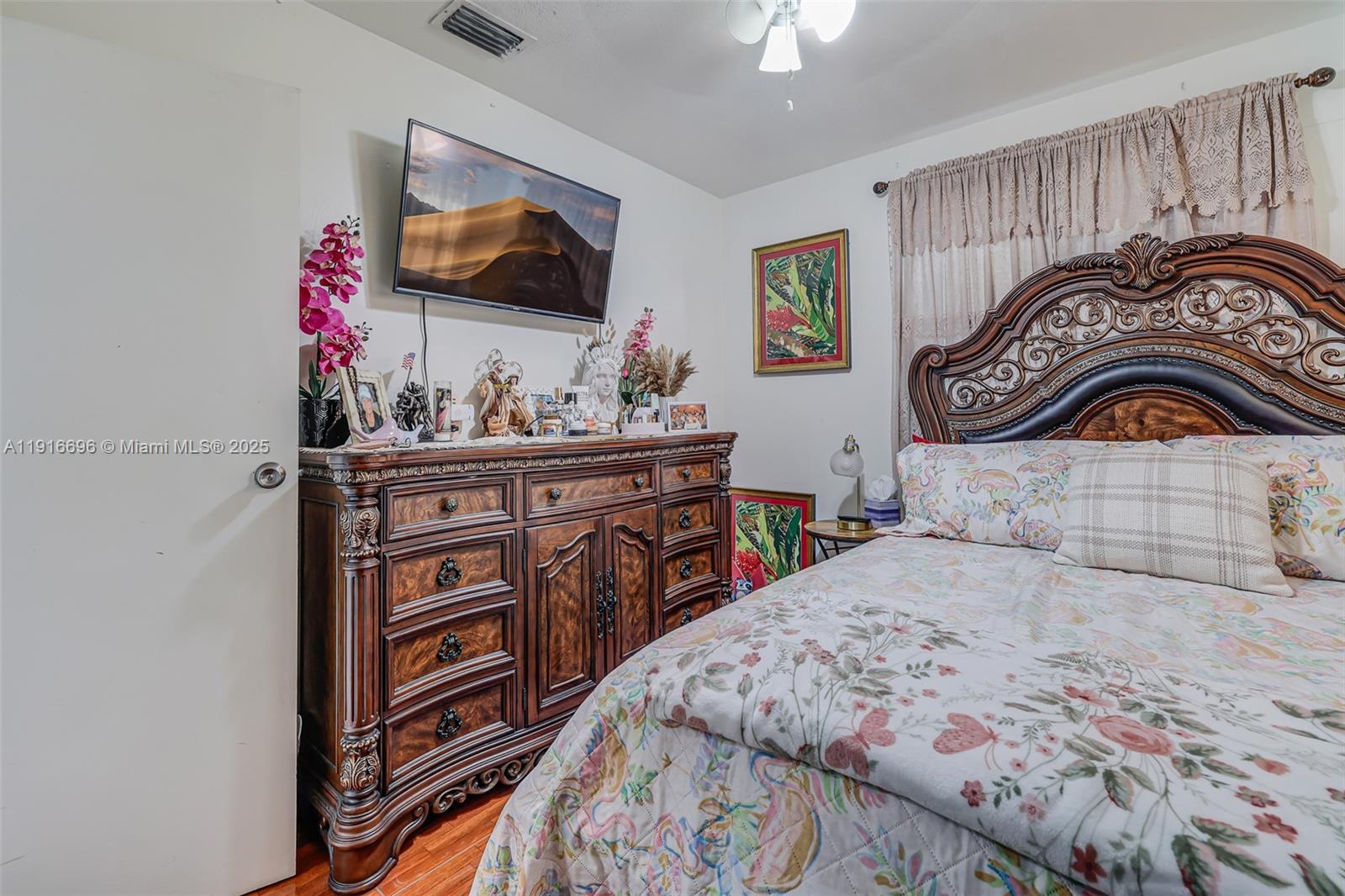 BROADVIEW COUNTRY CLUB ES - Residential