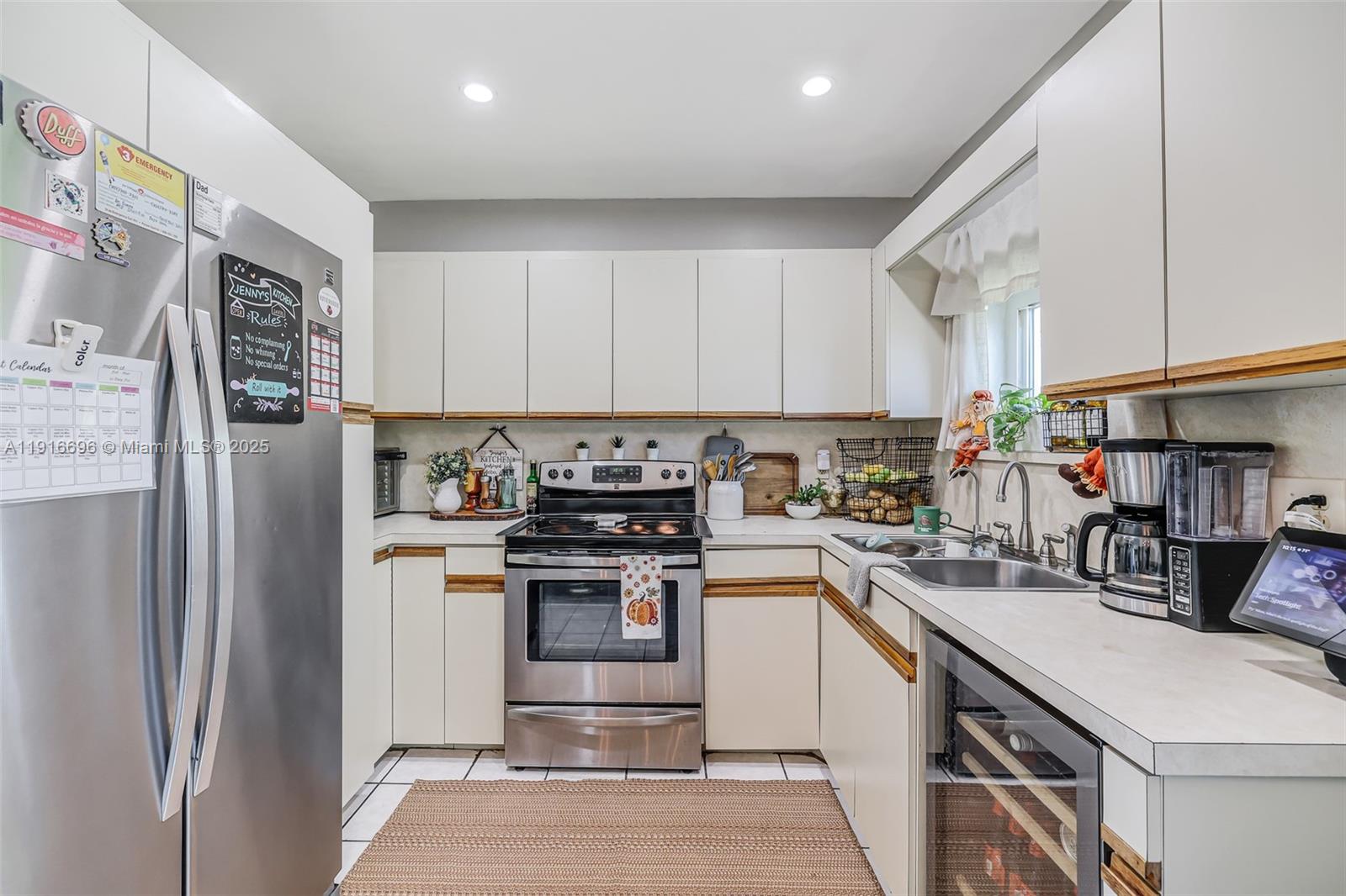 BROADVIEW COUNTRY CLUB ES - Residential