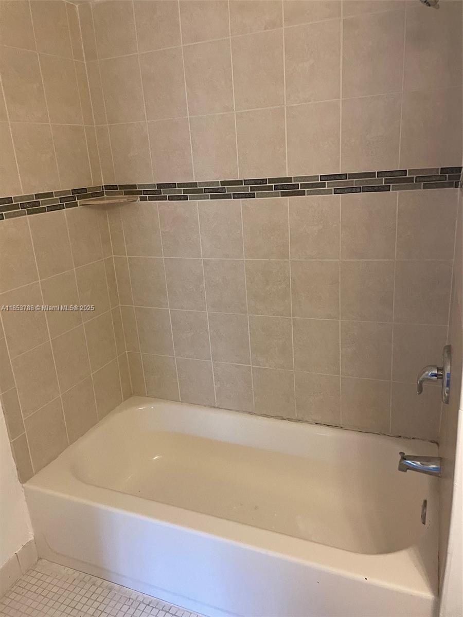 SHERWOOD SQUARE CONDOMINI - Residential