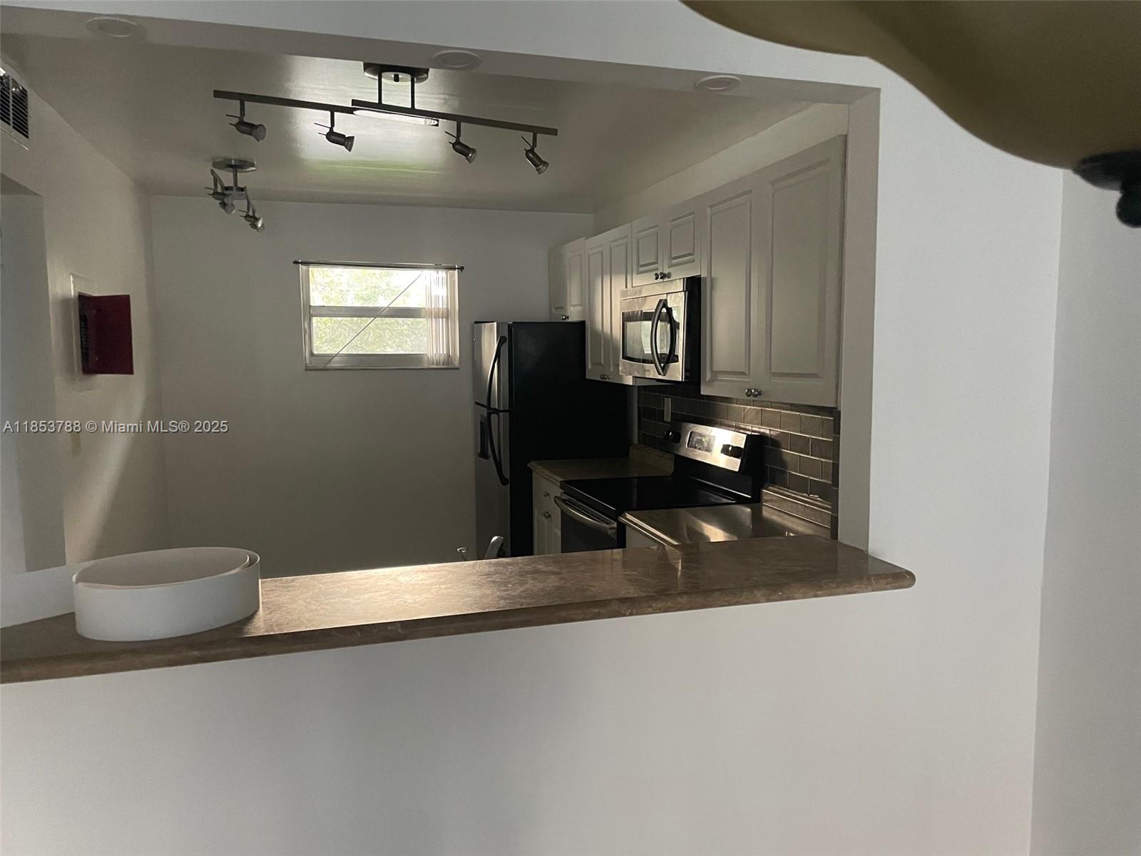 SHERWOOD SQUARE CONDOMINI - Residential