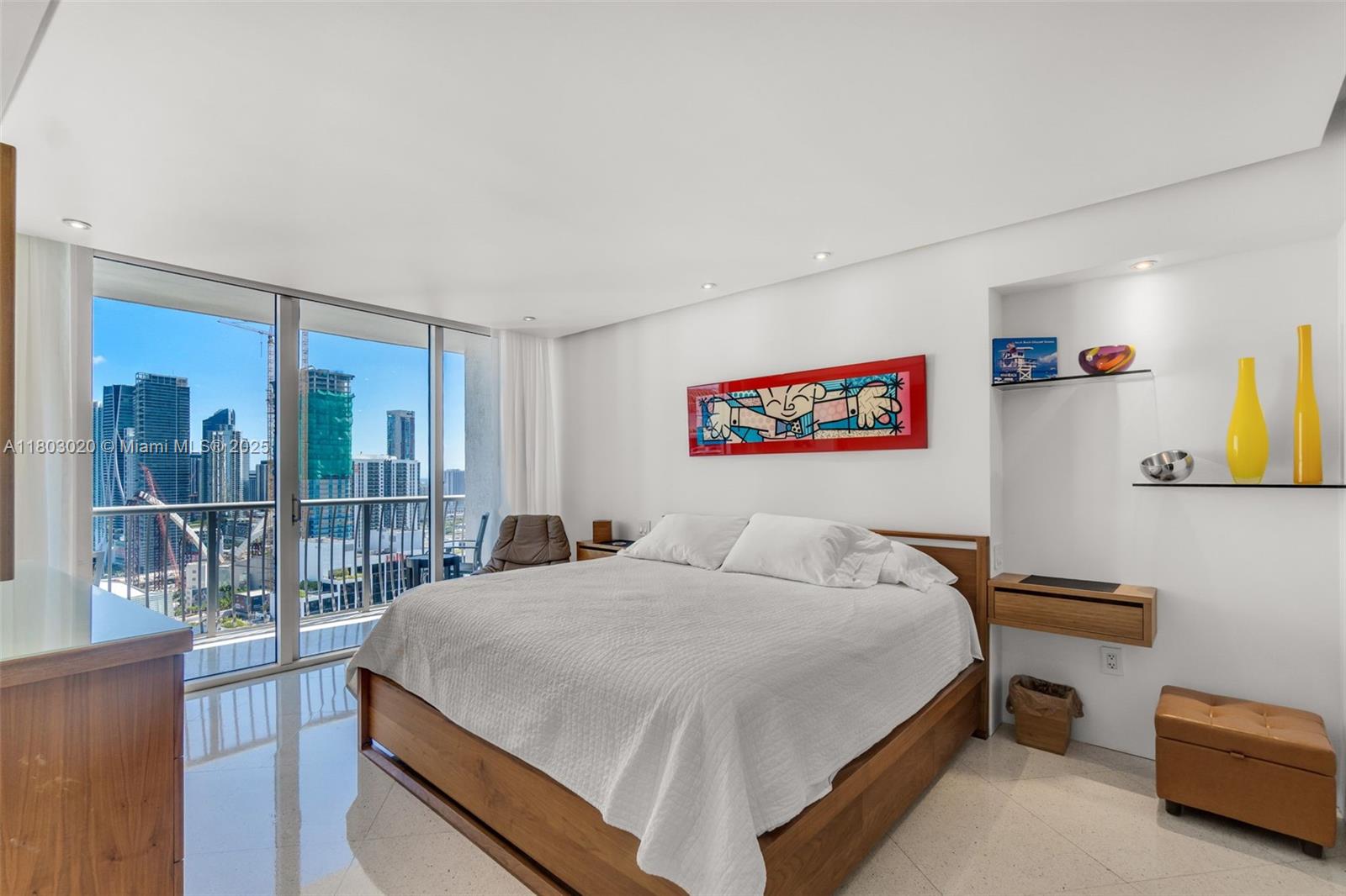 1750 N Bayshore Dr 3910