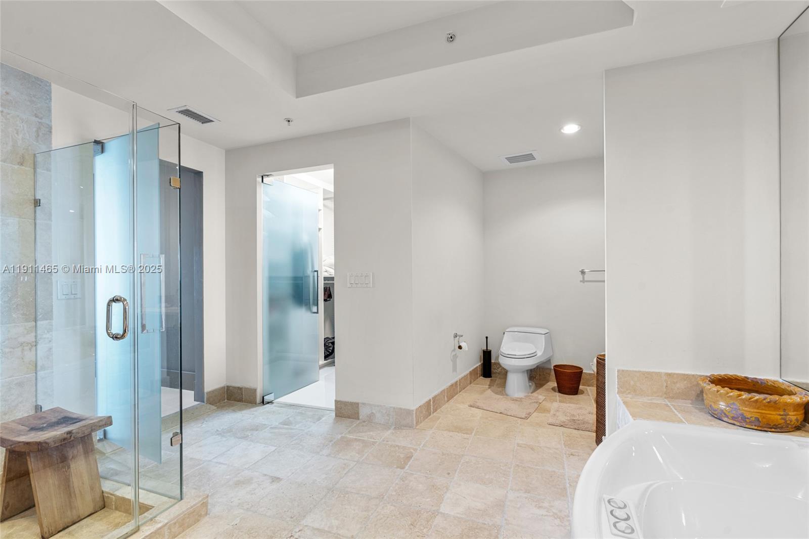 TRUMP ROYALE CONDO - Residential