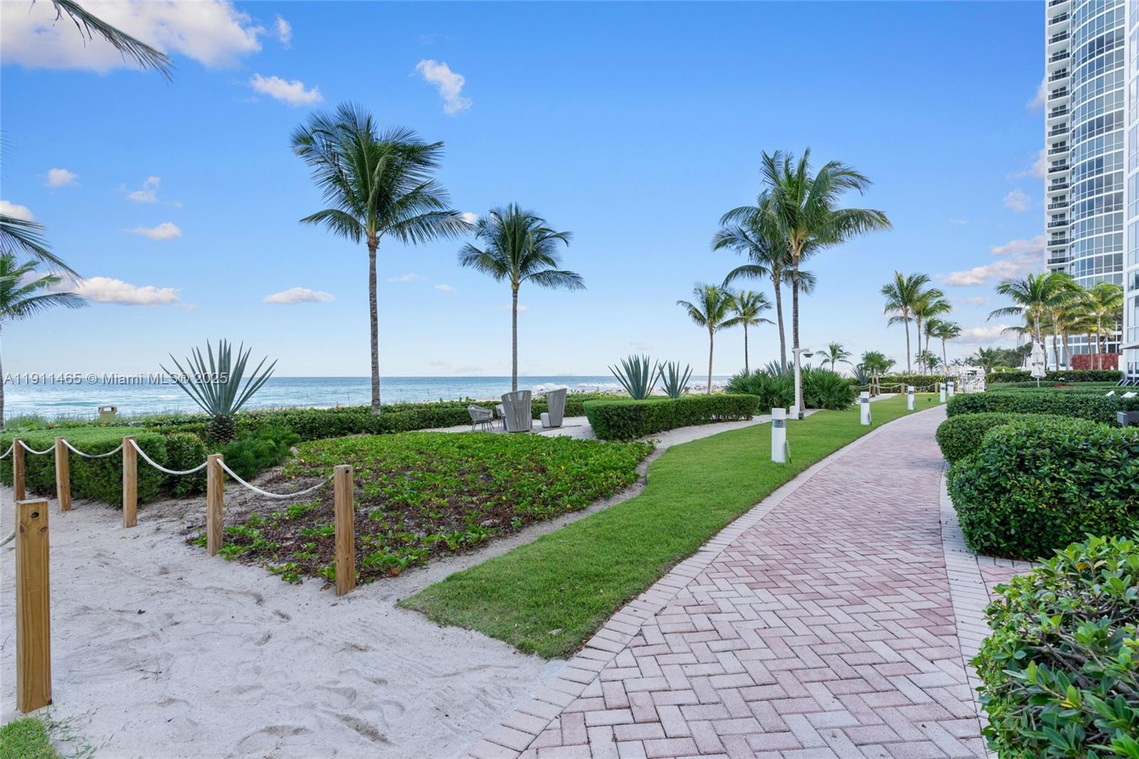 TRUMP ROYALE CONDO - Residential