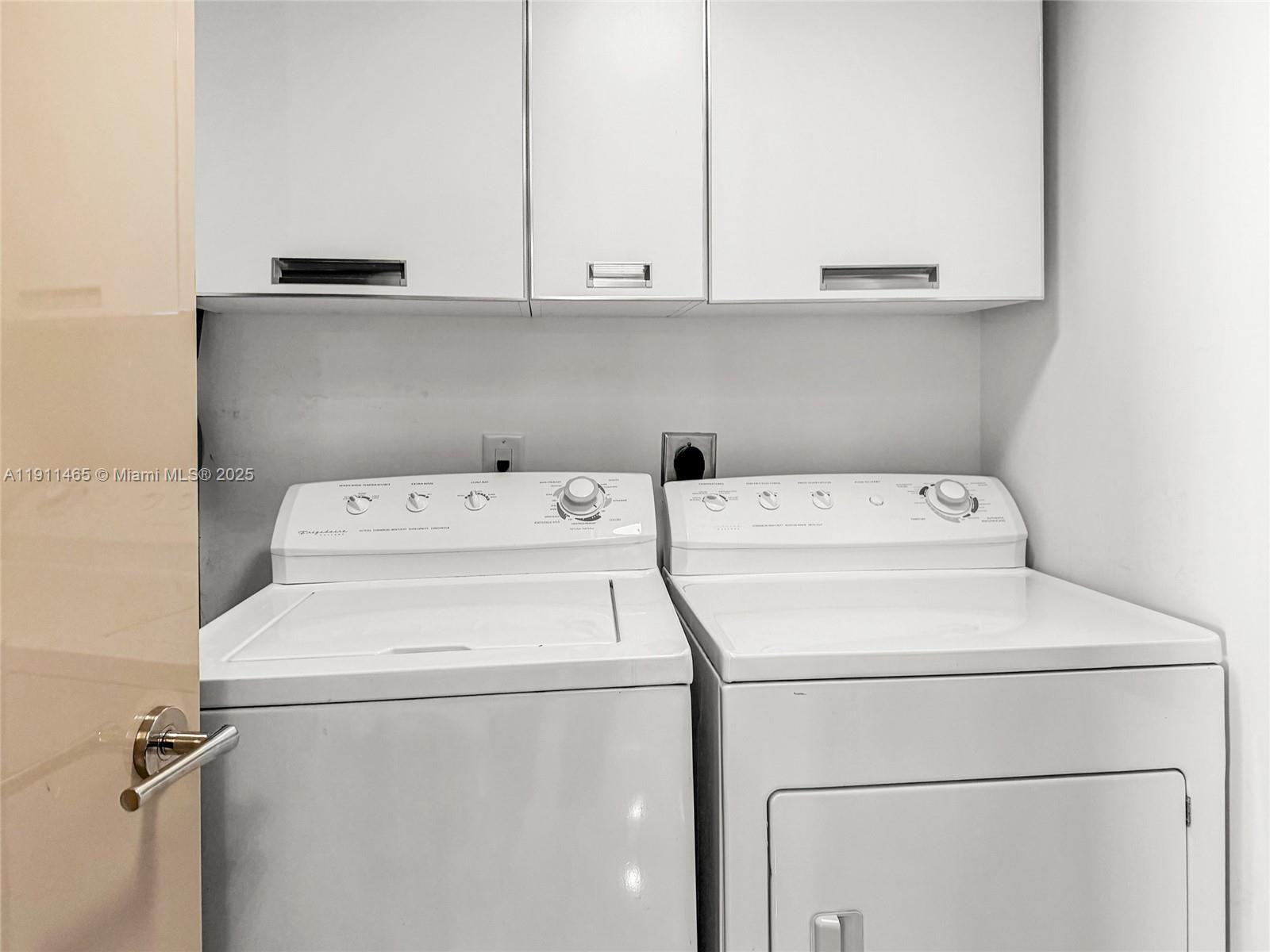 TRUMP ROYALE CONDO - Residential