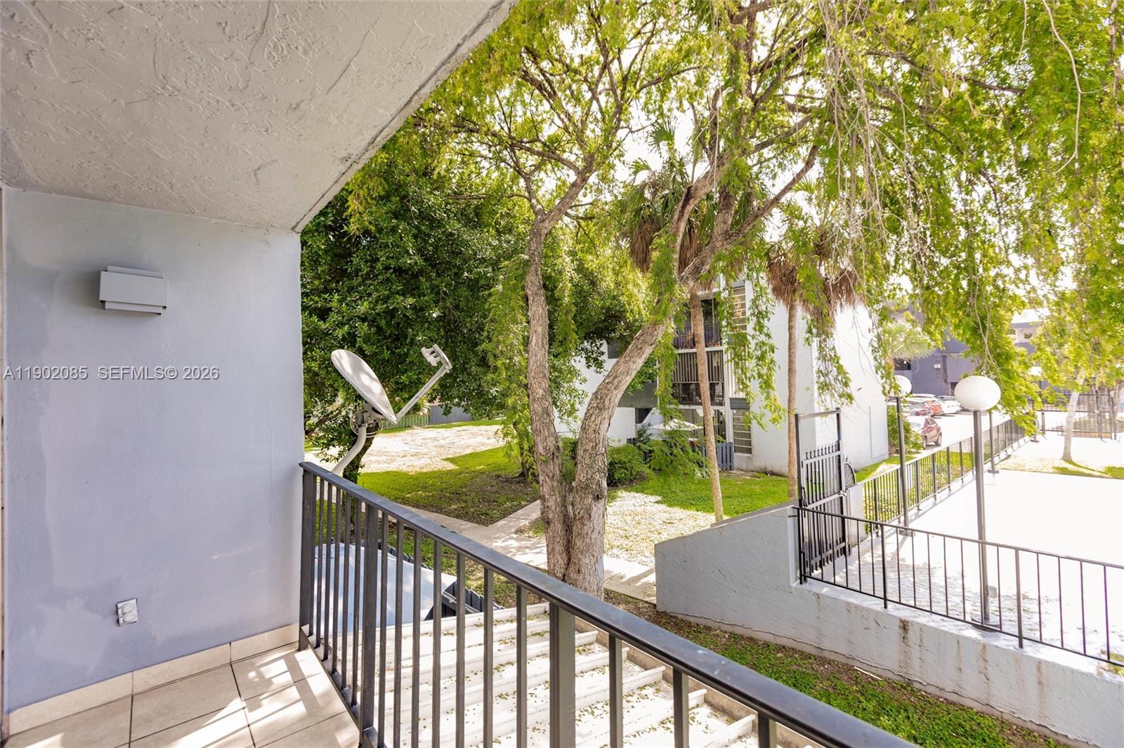 THE GREENS CONDO - Residential