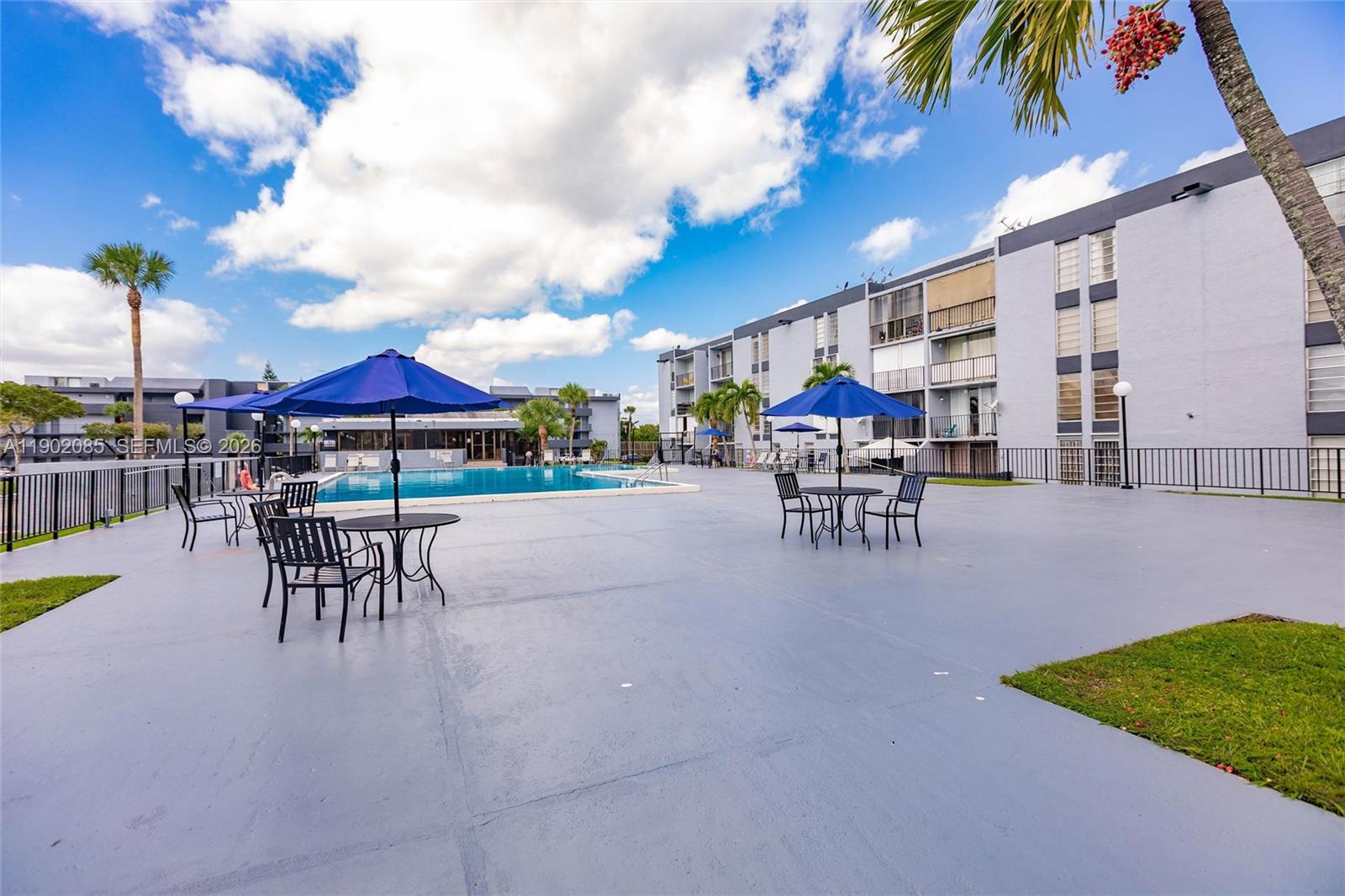 THE GREENS CONDO - Residential