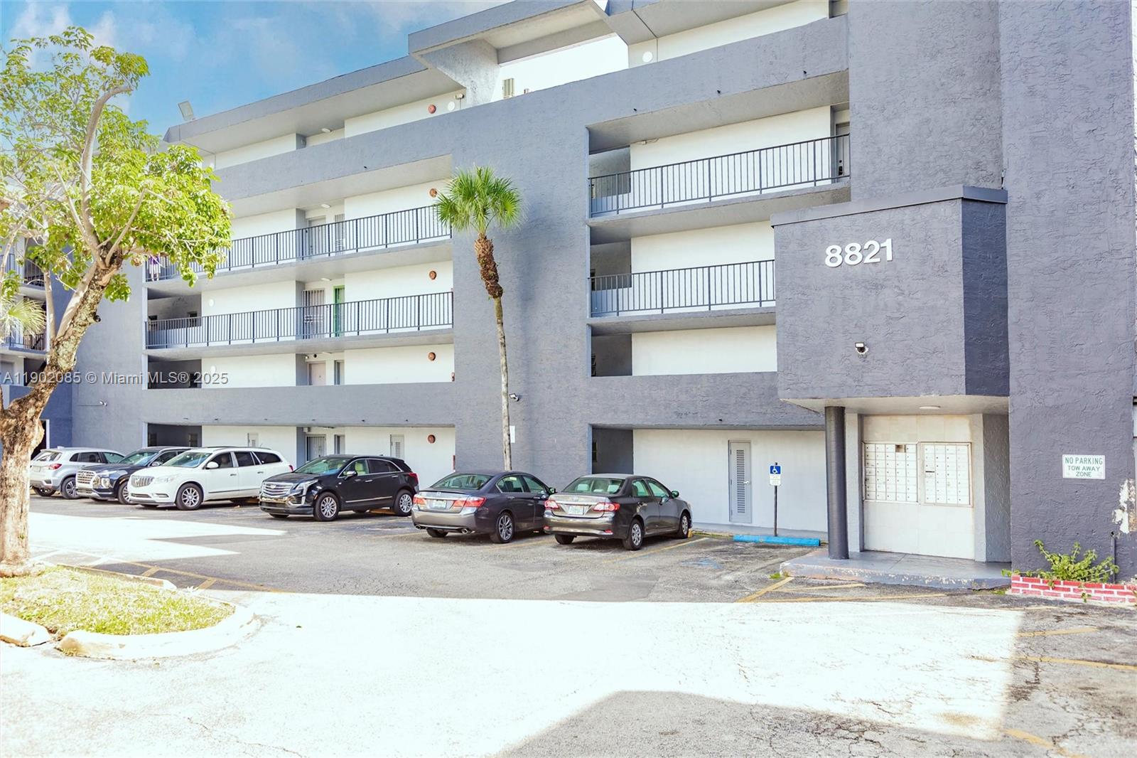 THE GREENS CONDO - Residential