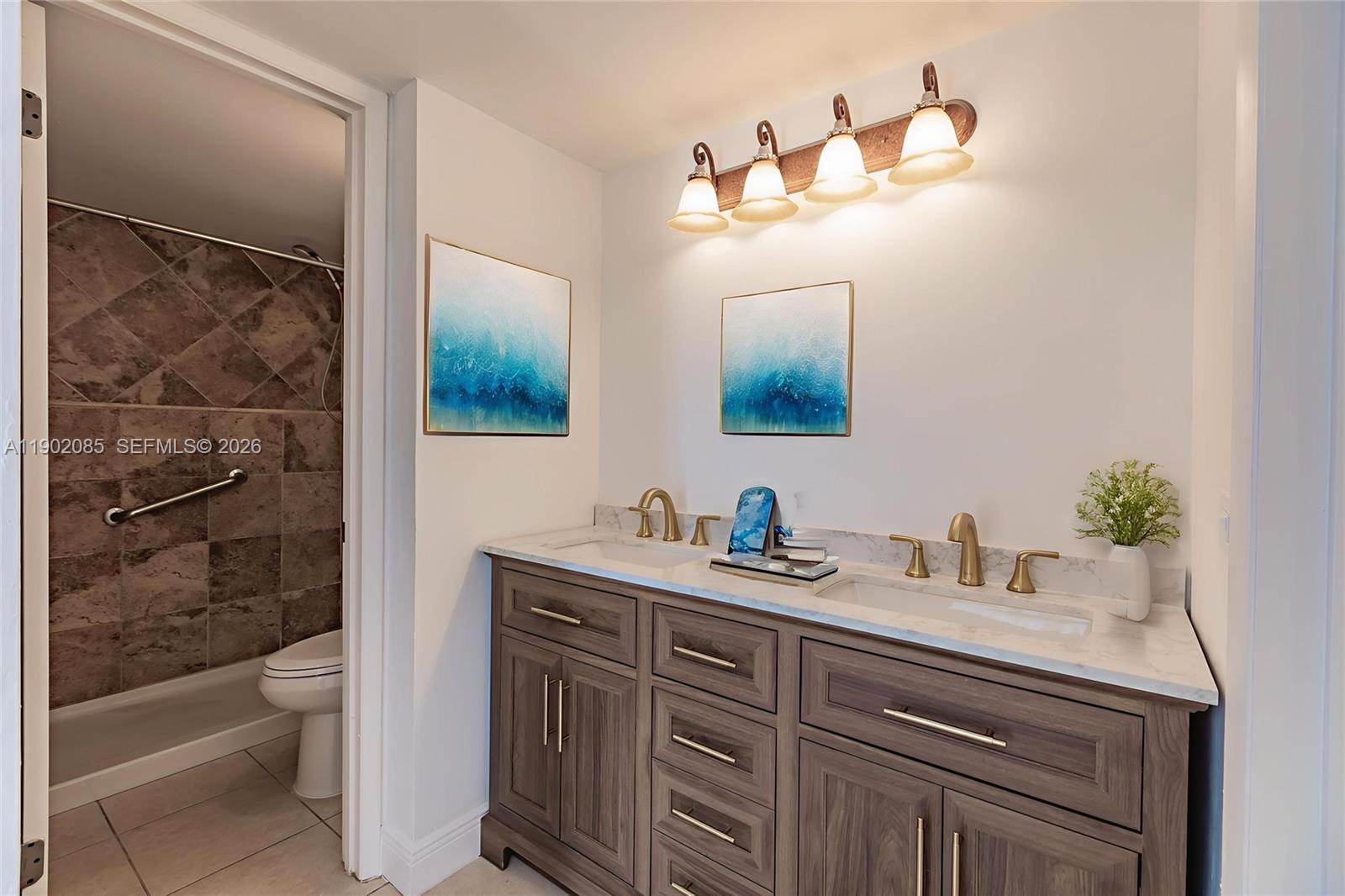 THE GREENS CONDO - Residential